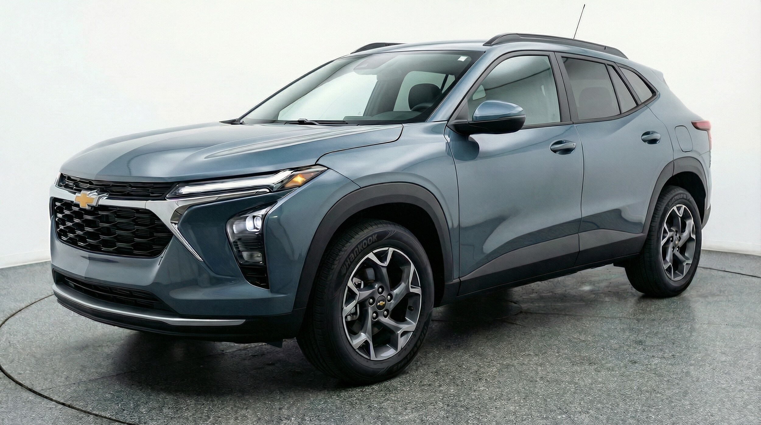 Thumbnail: 2025 Chevrolet Trax - 3