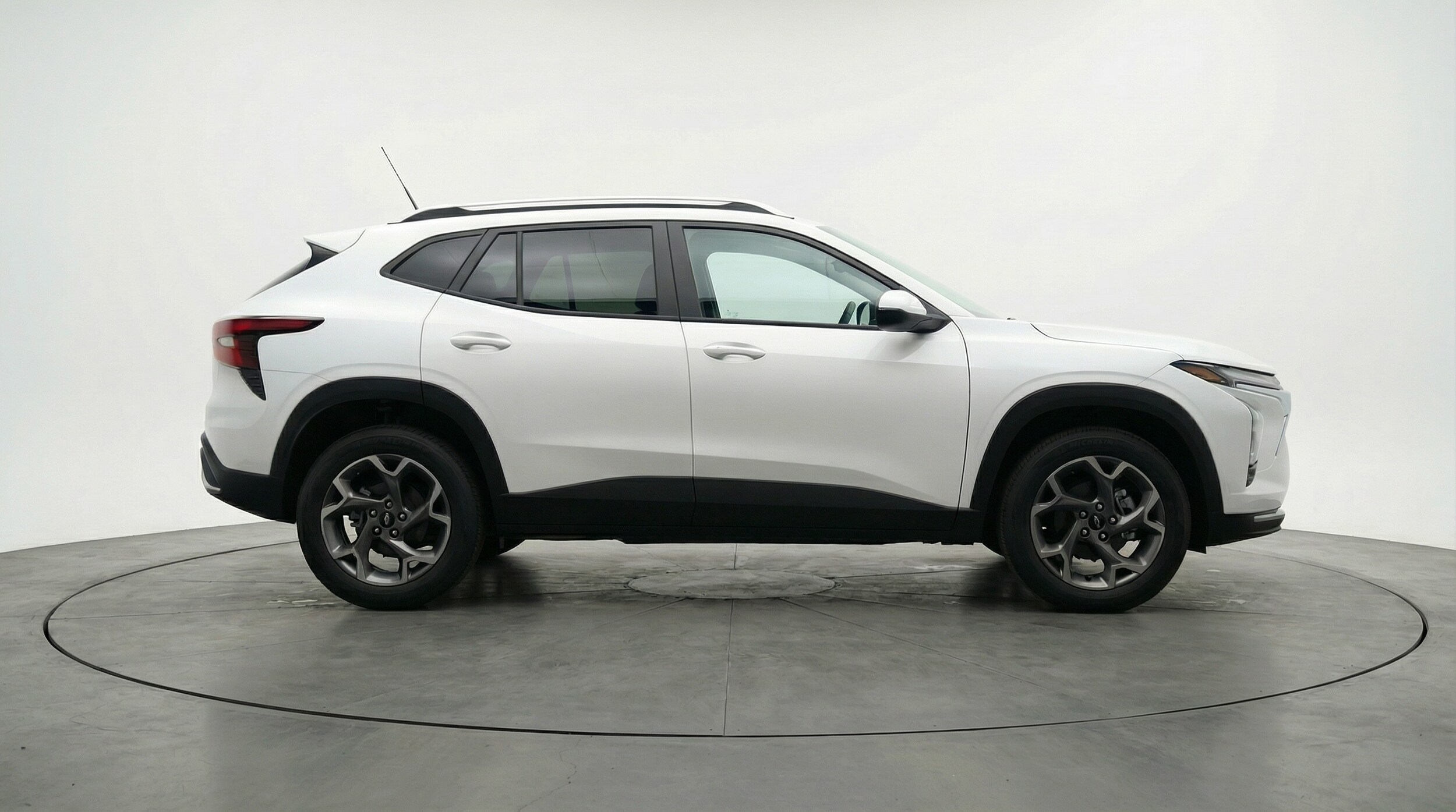 Thumbnail: 2025 Chevrolet Trax - 8