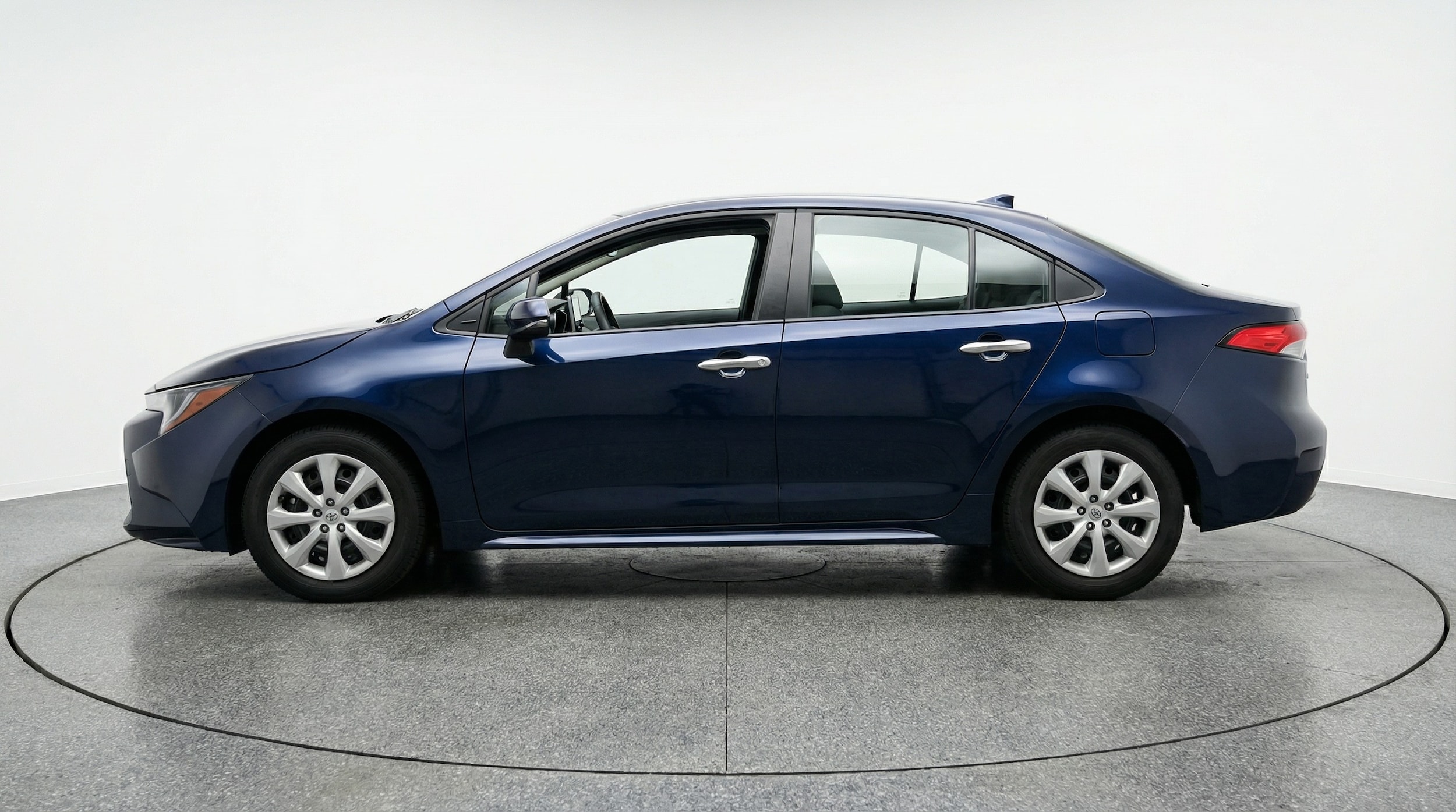 Thumbnail: 2025 Toyota Corolla - 4