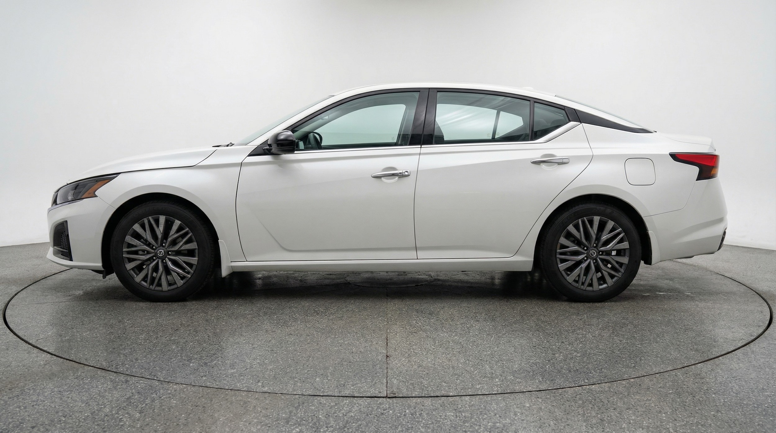 Thumbnail: 2025 Nissan Altima - 4