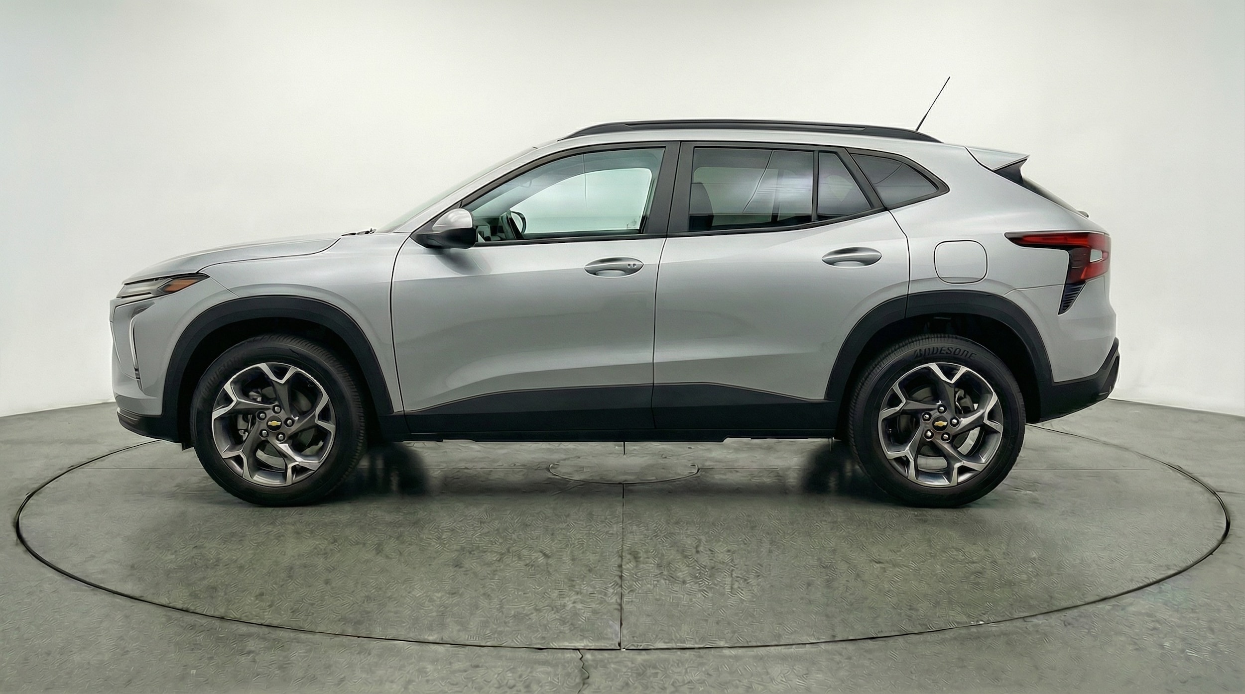 Thumbnail: 2025 Chevrolet Trax - 4