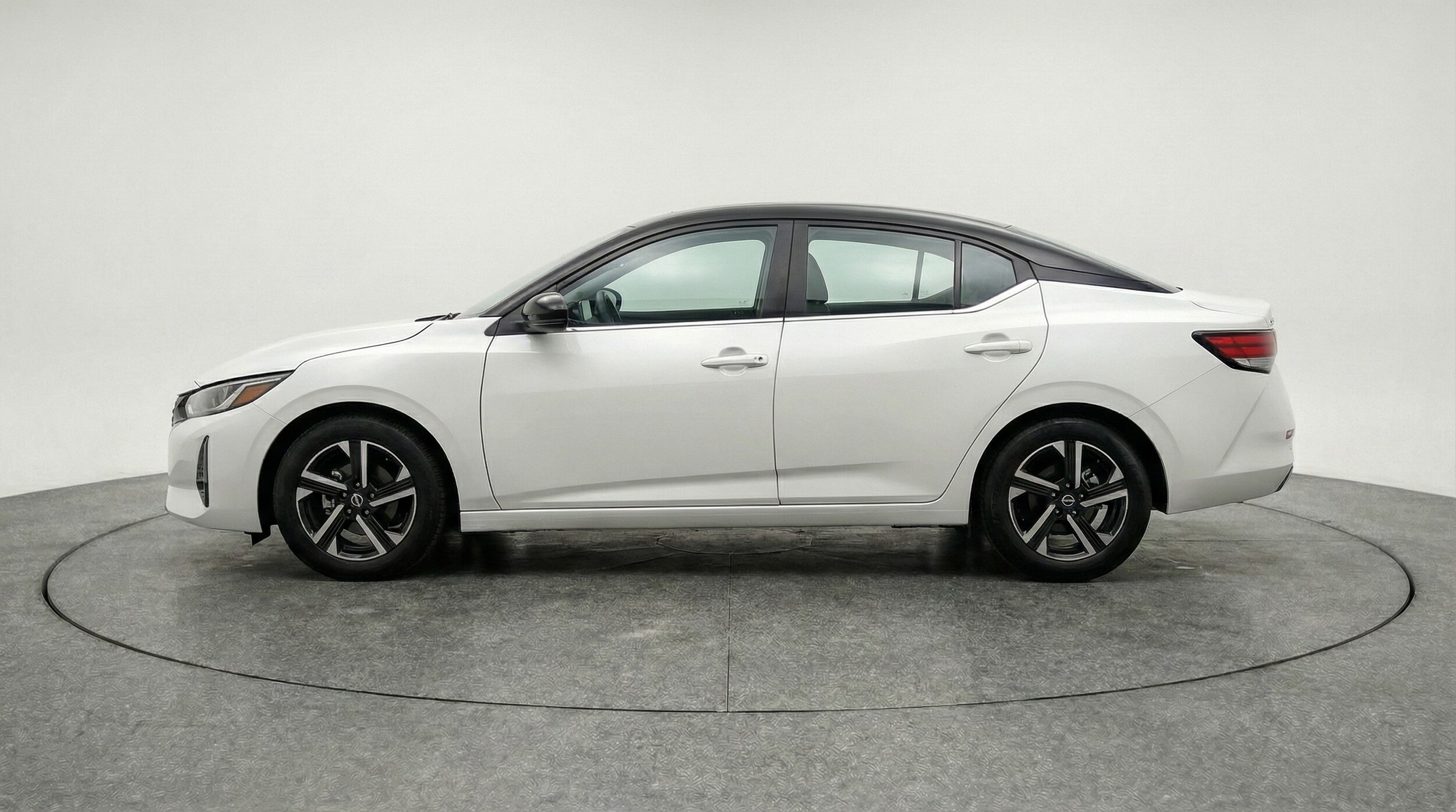 Thumbnail: 2025 Nissan Sentra - 4