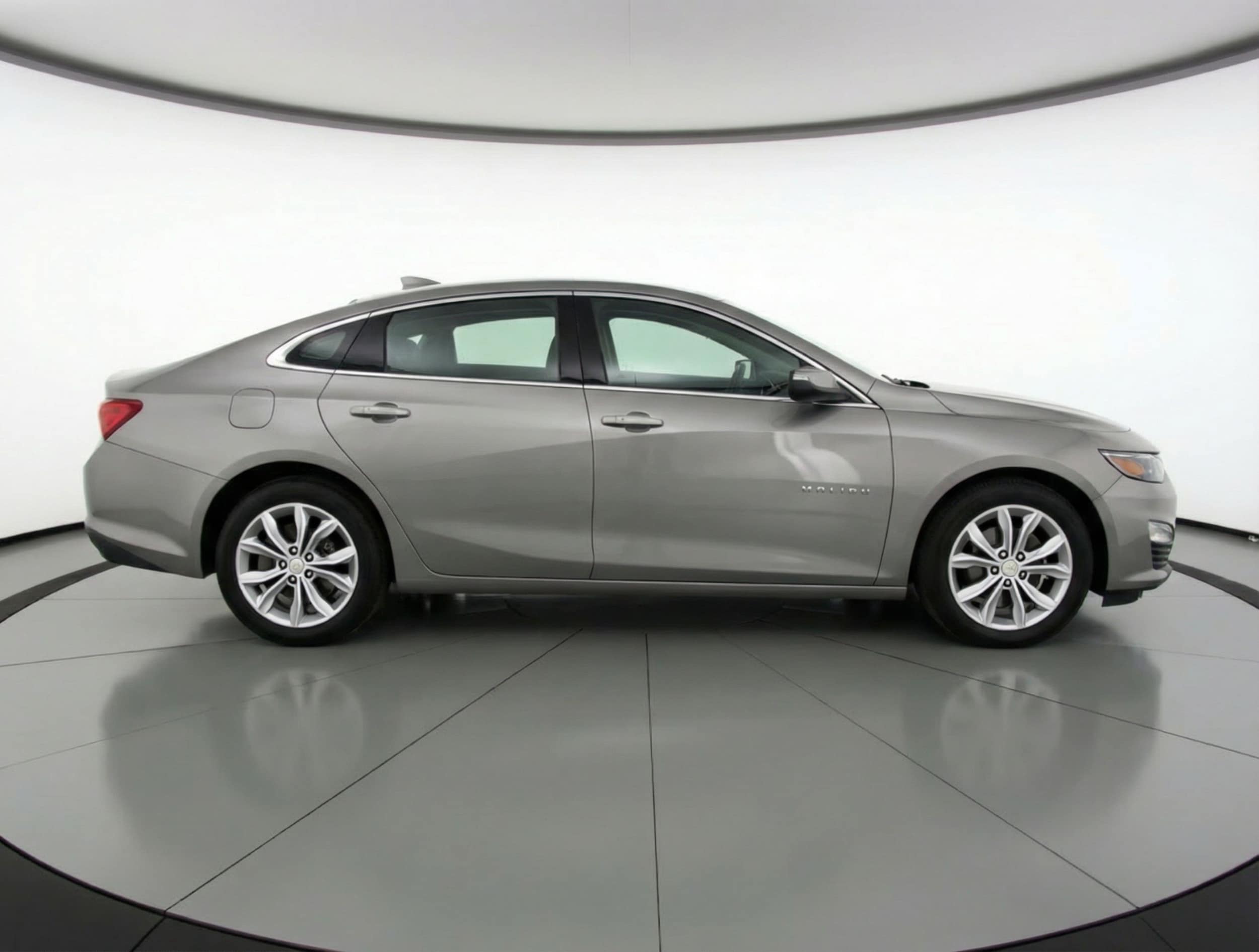 Thumbnail: 2024 Chevrolet Malibu - 8