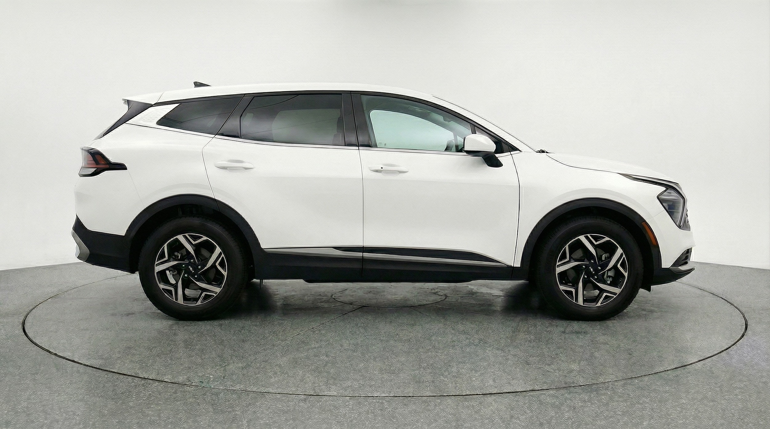 Thumbnail: 2025 Kia Sportage - 8