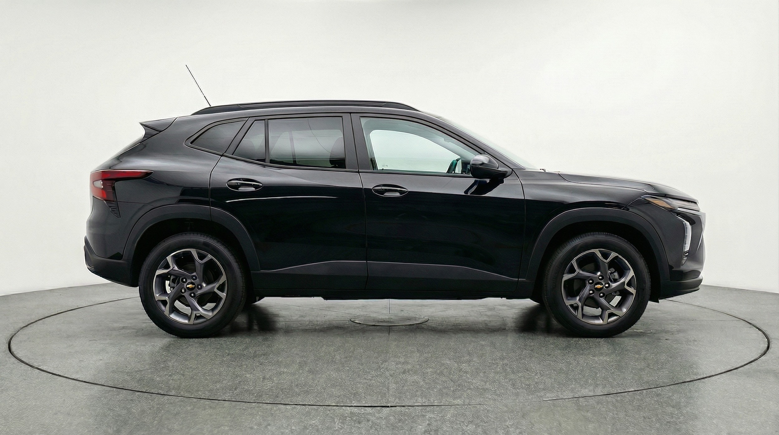 Thumbnail: 2025 Chevrolet Trax - 8