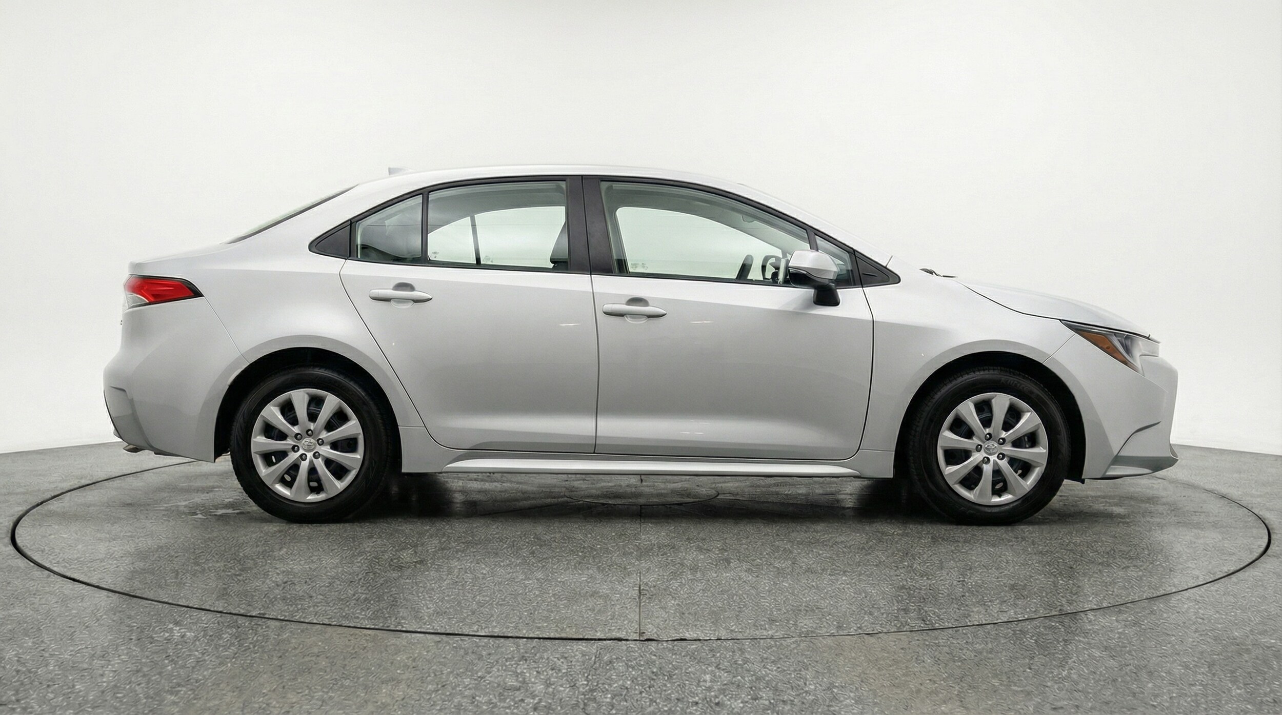 Thumbnail: 2025 Toyota Corolla - 8