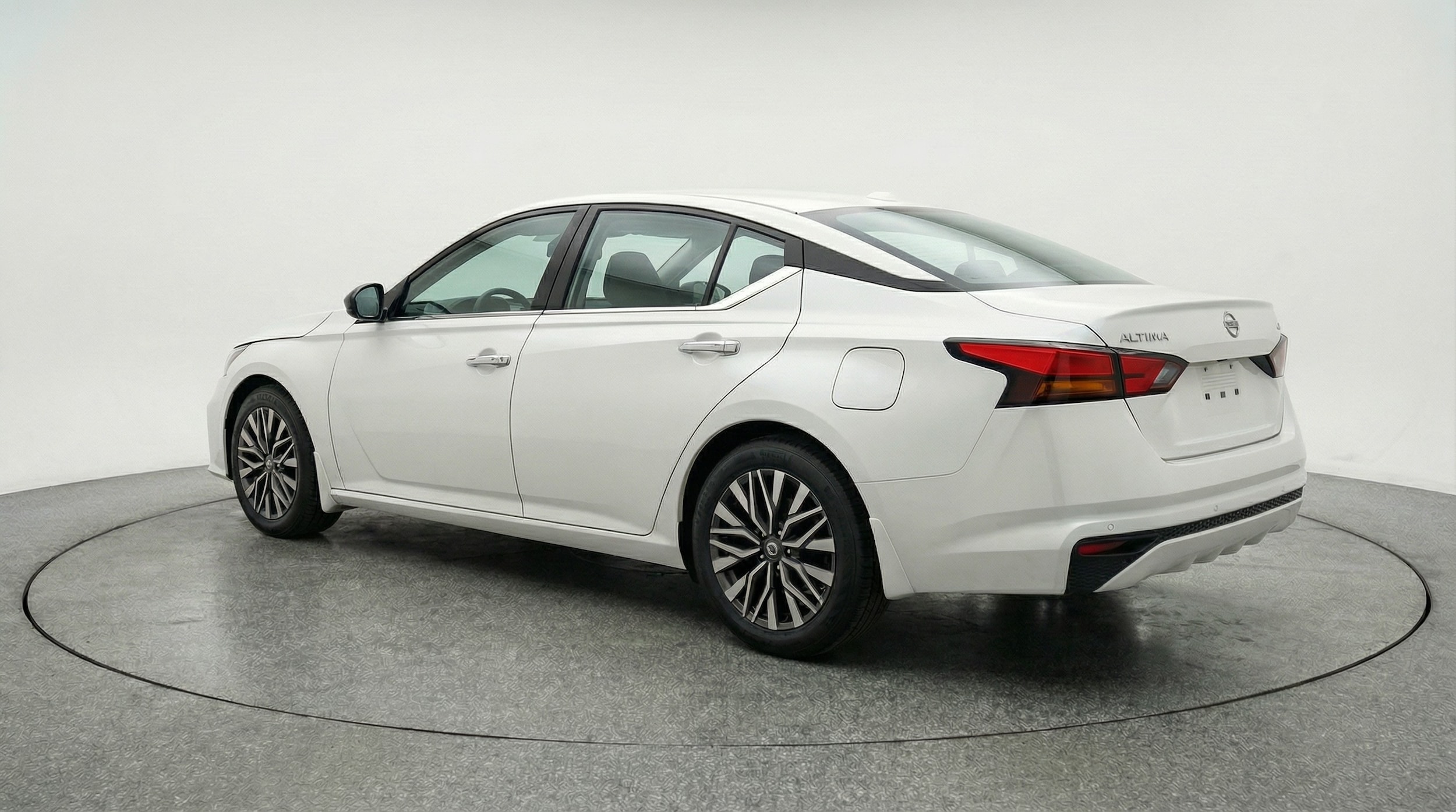 Thumbnail: 2025 Nissan Altima - 5