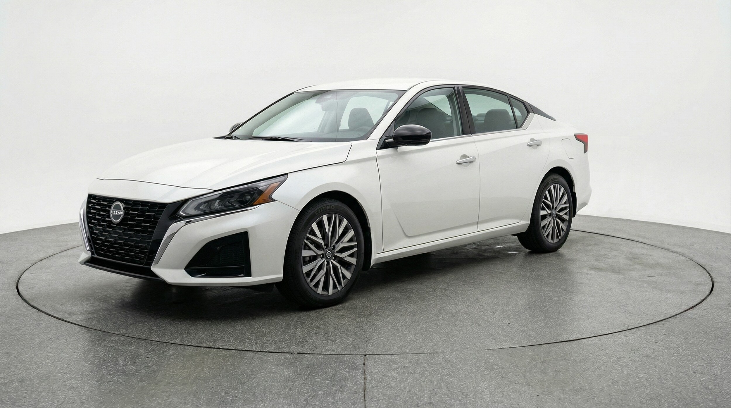 Thumbnail: 2025 Nissan Altima - 3