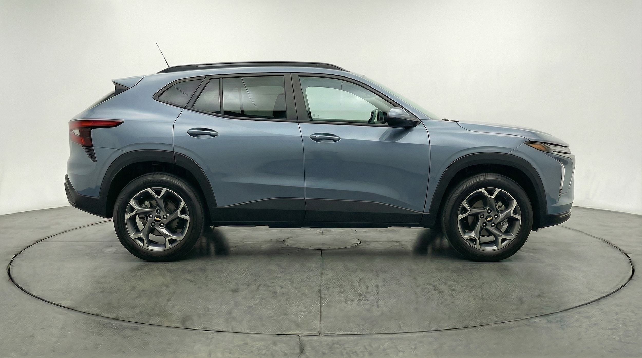 Thumbnail: 2025 Chevrolet Trax - 8