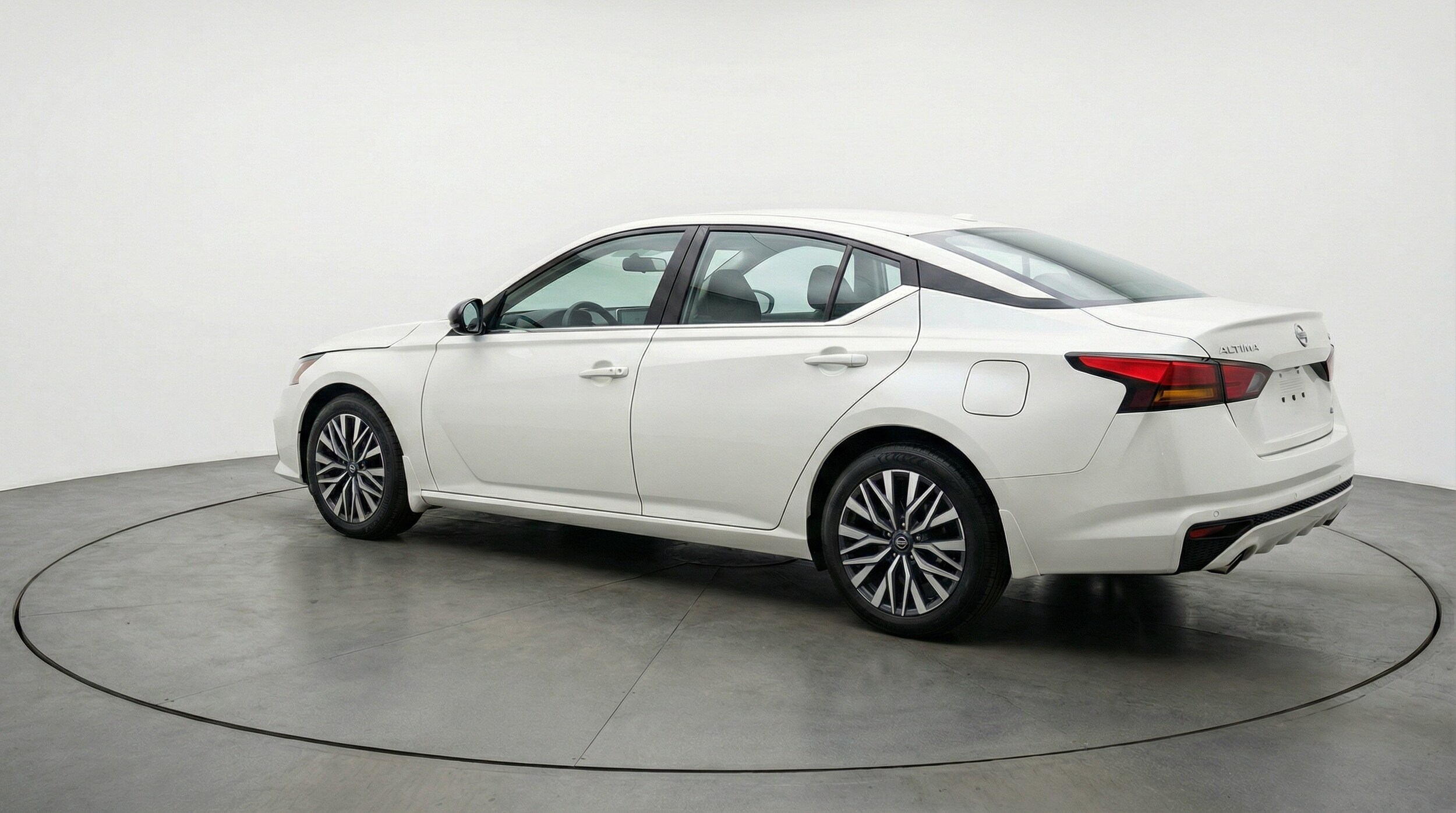 Thumbnail: 2025 Nissan Altima - 5