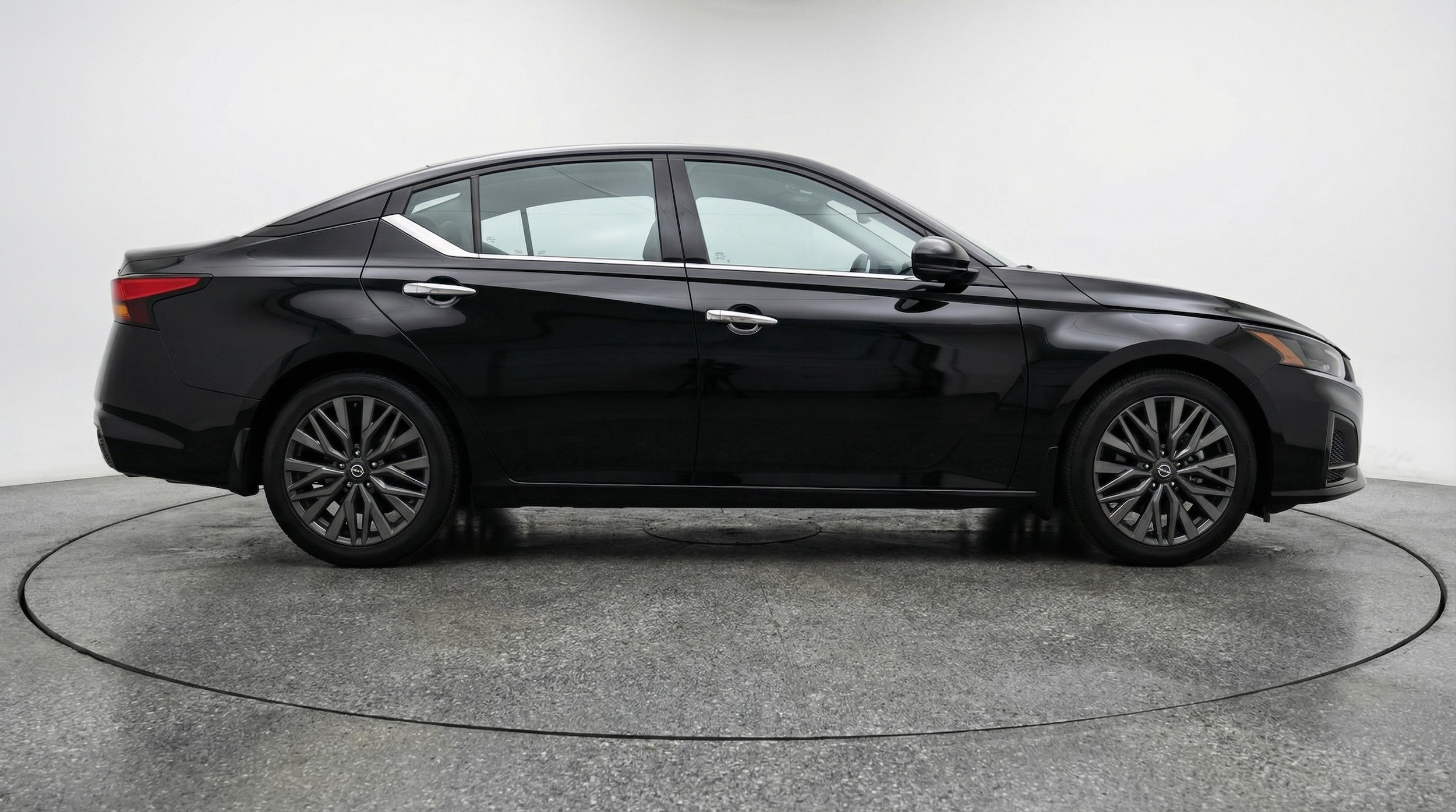 Thumbnail: 2025 Nissan Altima - 8