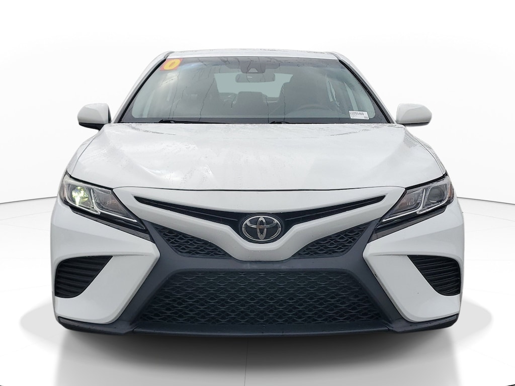 Used 2020 Toyota Camry SE Sedan