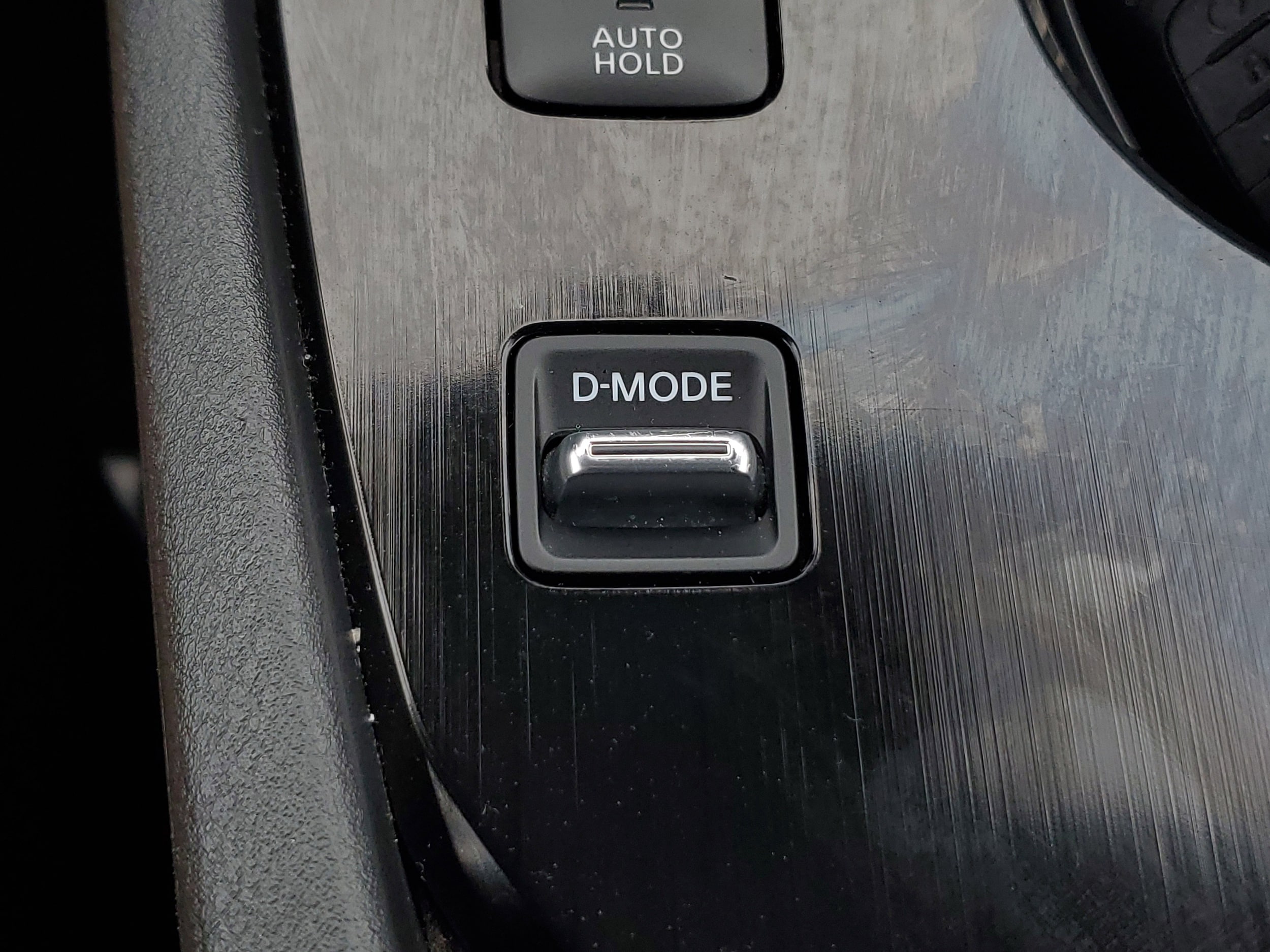 2025 Nissan Rogue SV - Photo 28