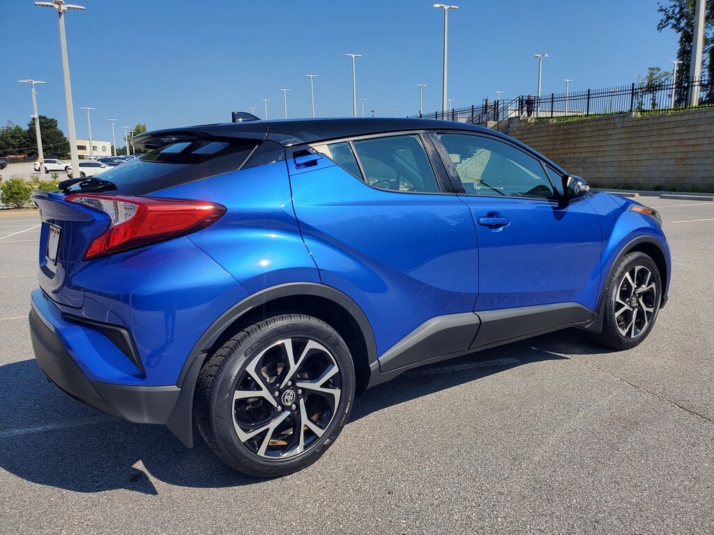 2020 Toyota C-HR XLE photo 3