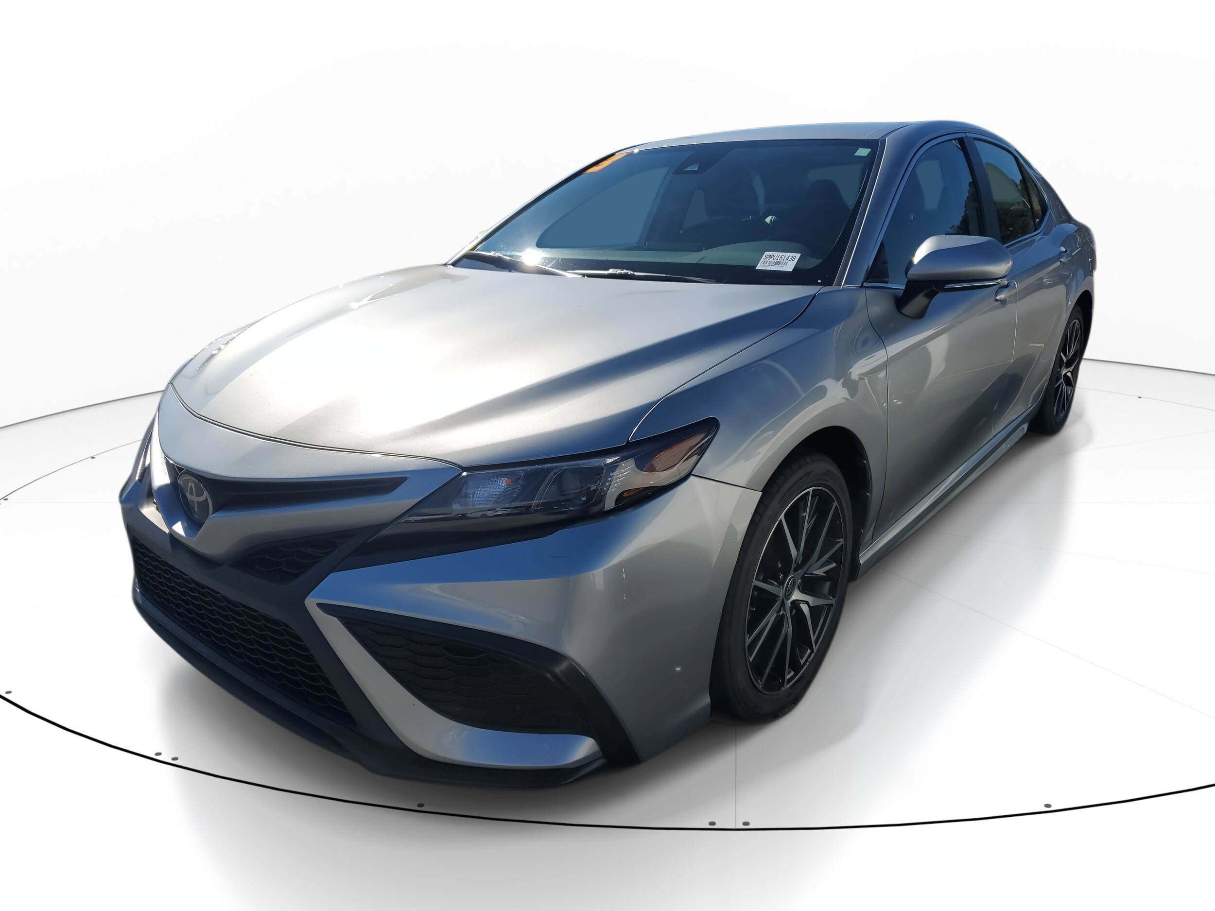 2023 Toyota Camry SE photo 3