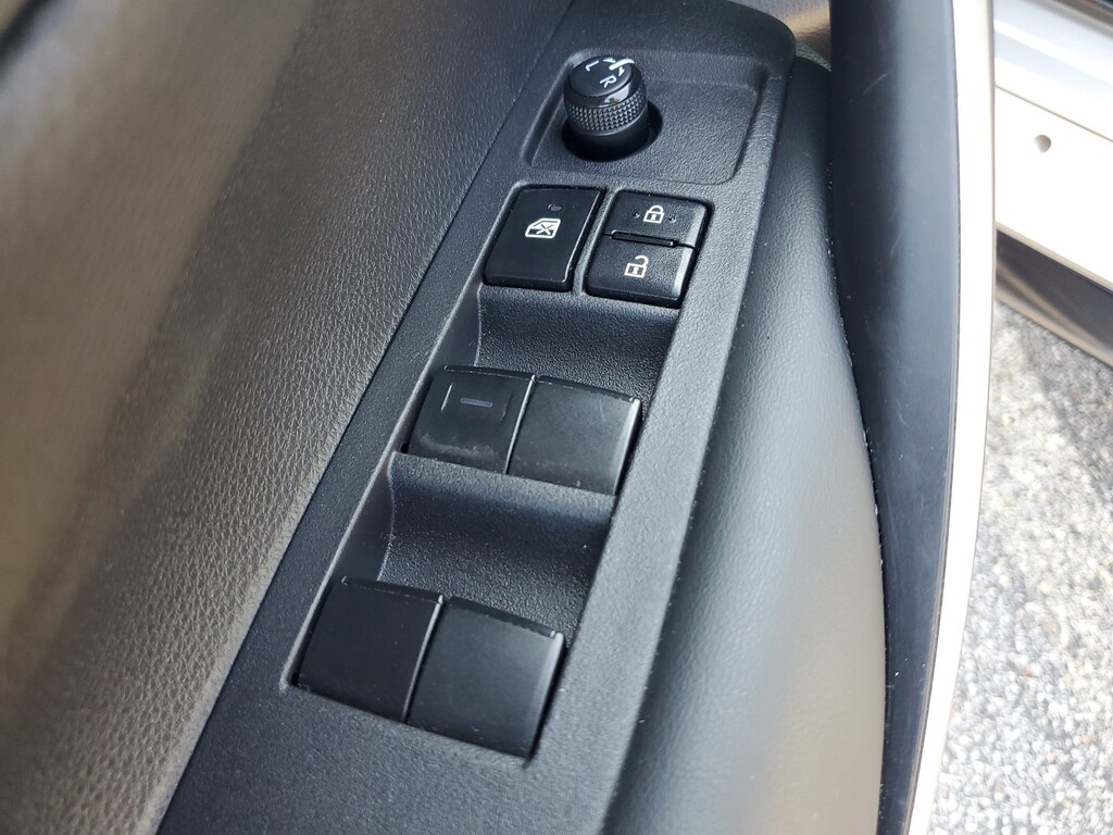 2024 Toyota Corolla SE photo 18