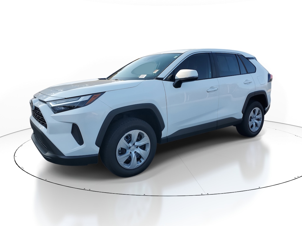 2023 Toyota RAV4 LE photo 3