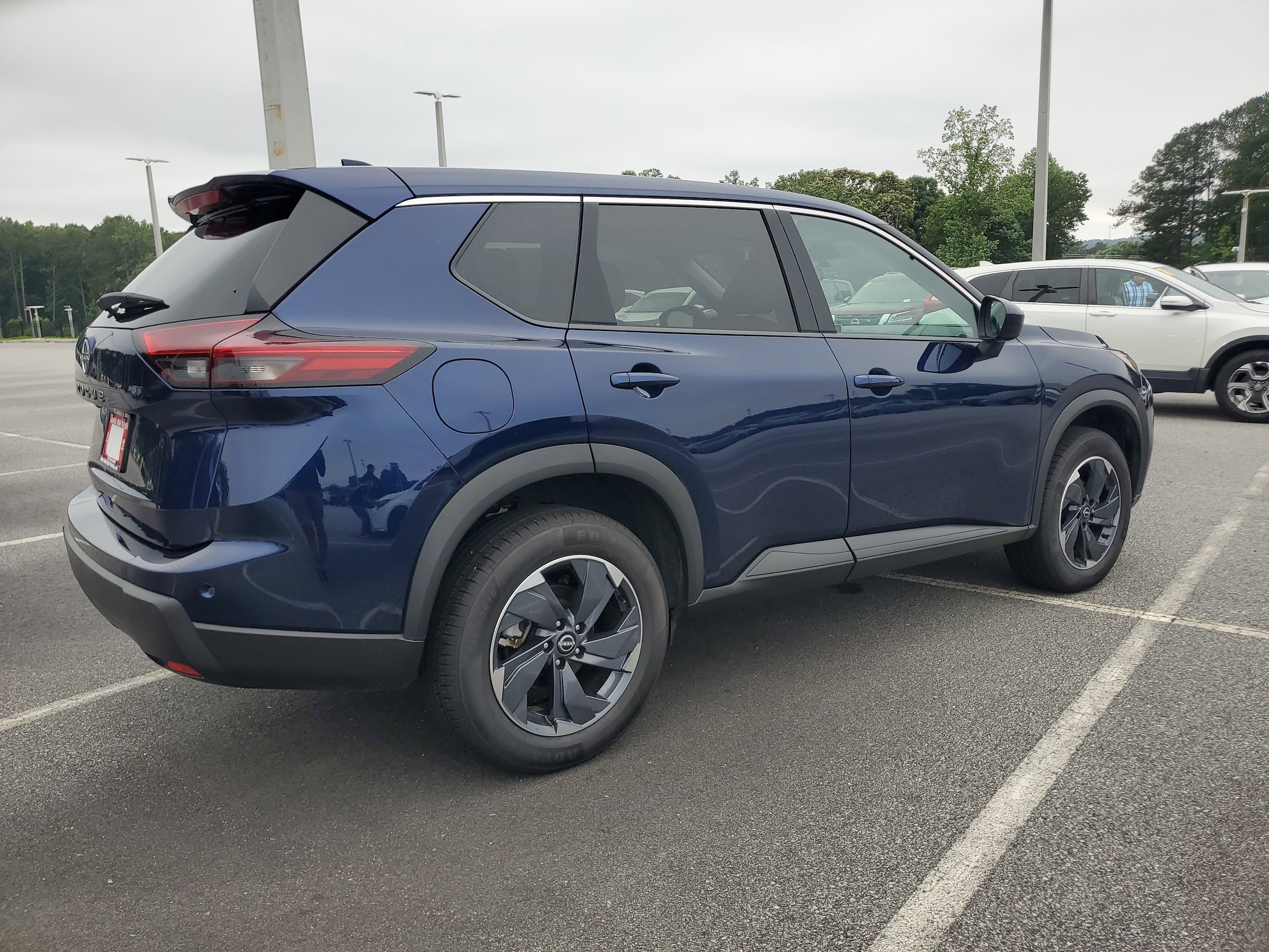 2025 Nissan Rogue SV - Photo 6