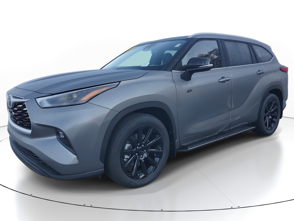 Used 2025 Toyota Highlander XLE SUV