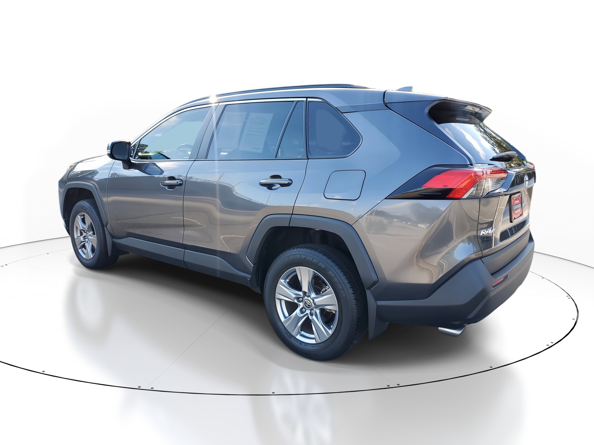 2024 Toyota RAV4 XLE photo 4