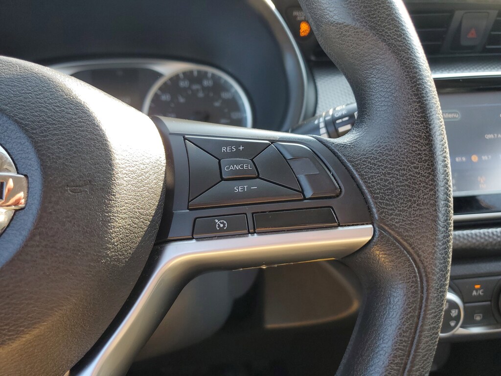 2018 Nissan Kicks S photo 18