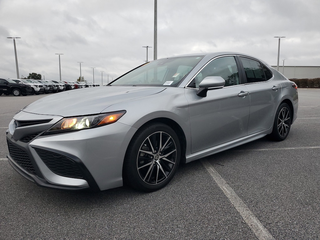 Used 2024 Toyota Camry Hybrid SE Sedan