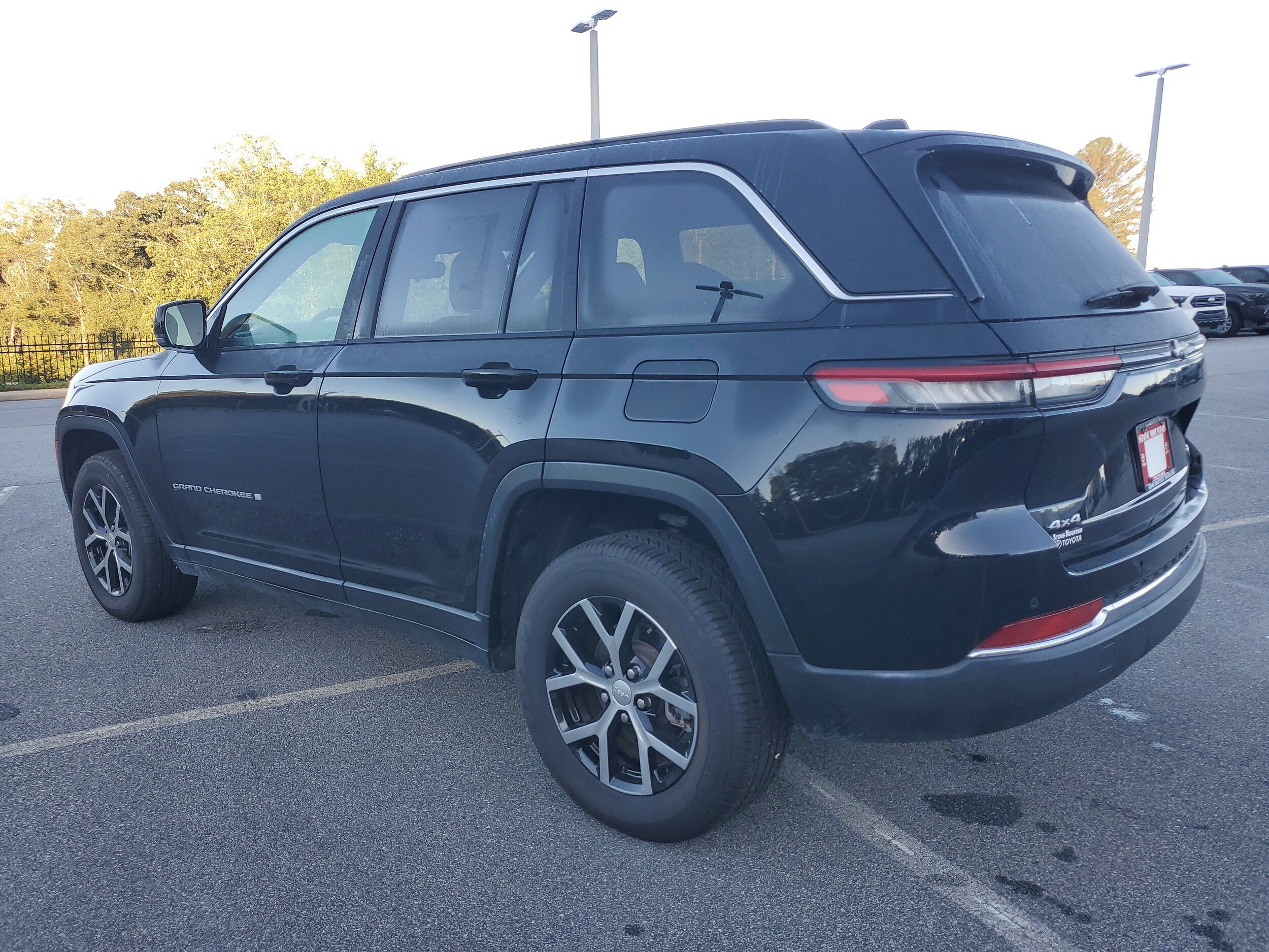 2024 Jeep Grand Cherokee Limited photo 4