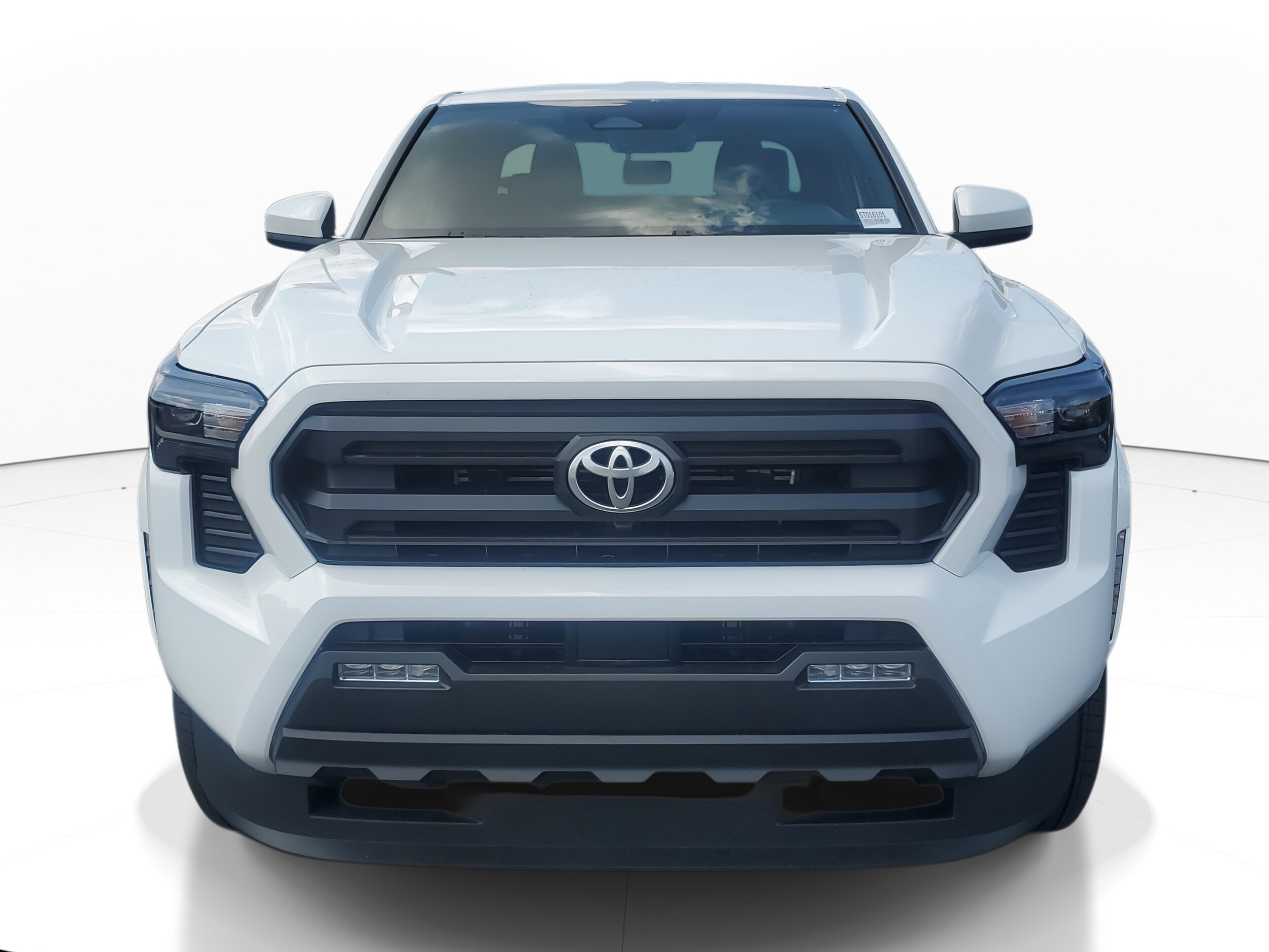2025 Toyota Tacoma SR5 photo 2