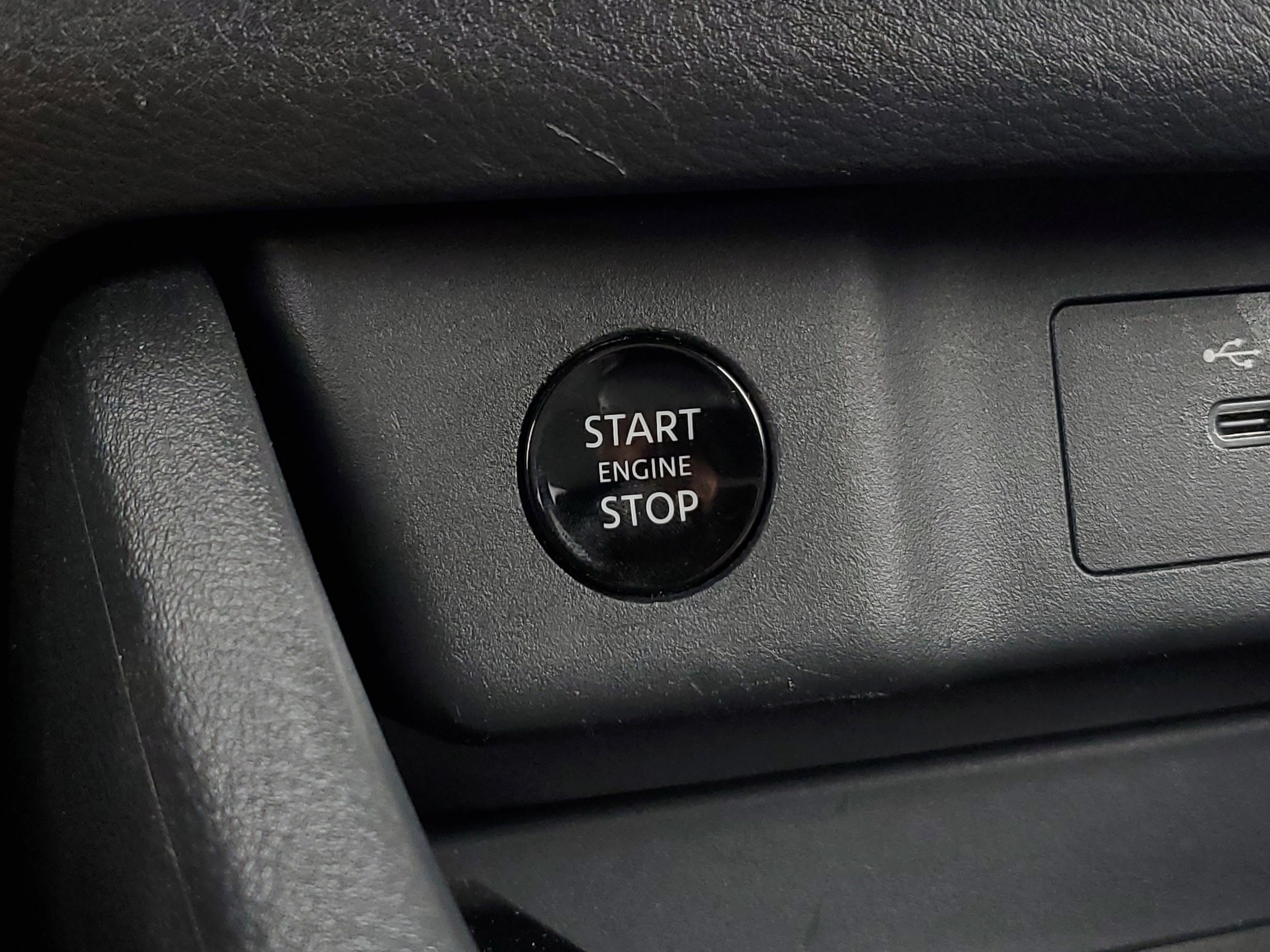 2025 Nissan Rogue SV - Photo 26