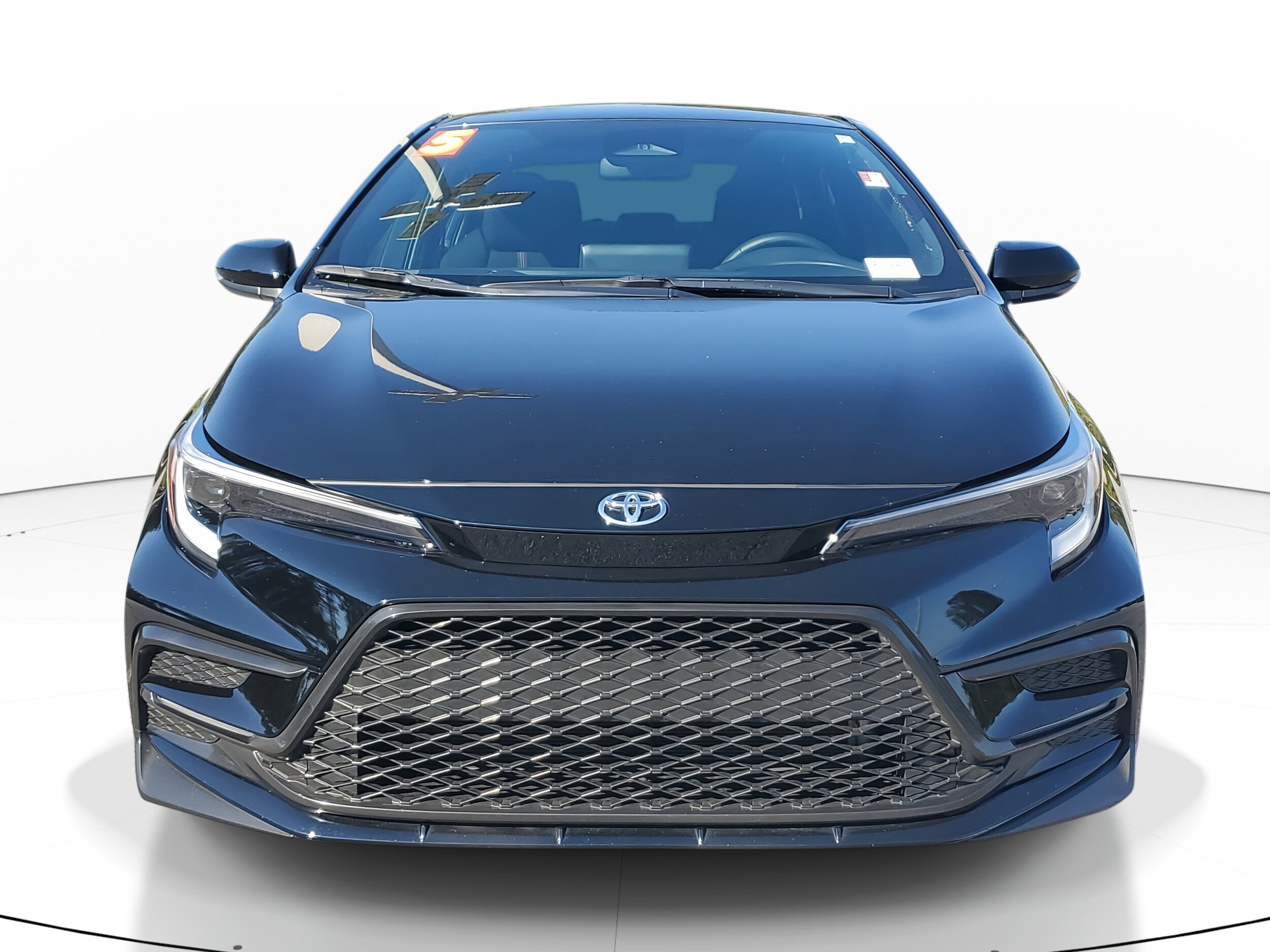 2025 Toyota Corolla SE photo 2