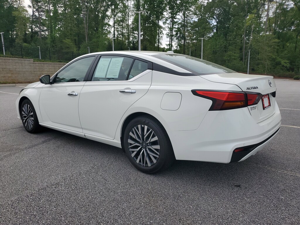 Used 2025 Nissan Altima SV Sedan