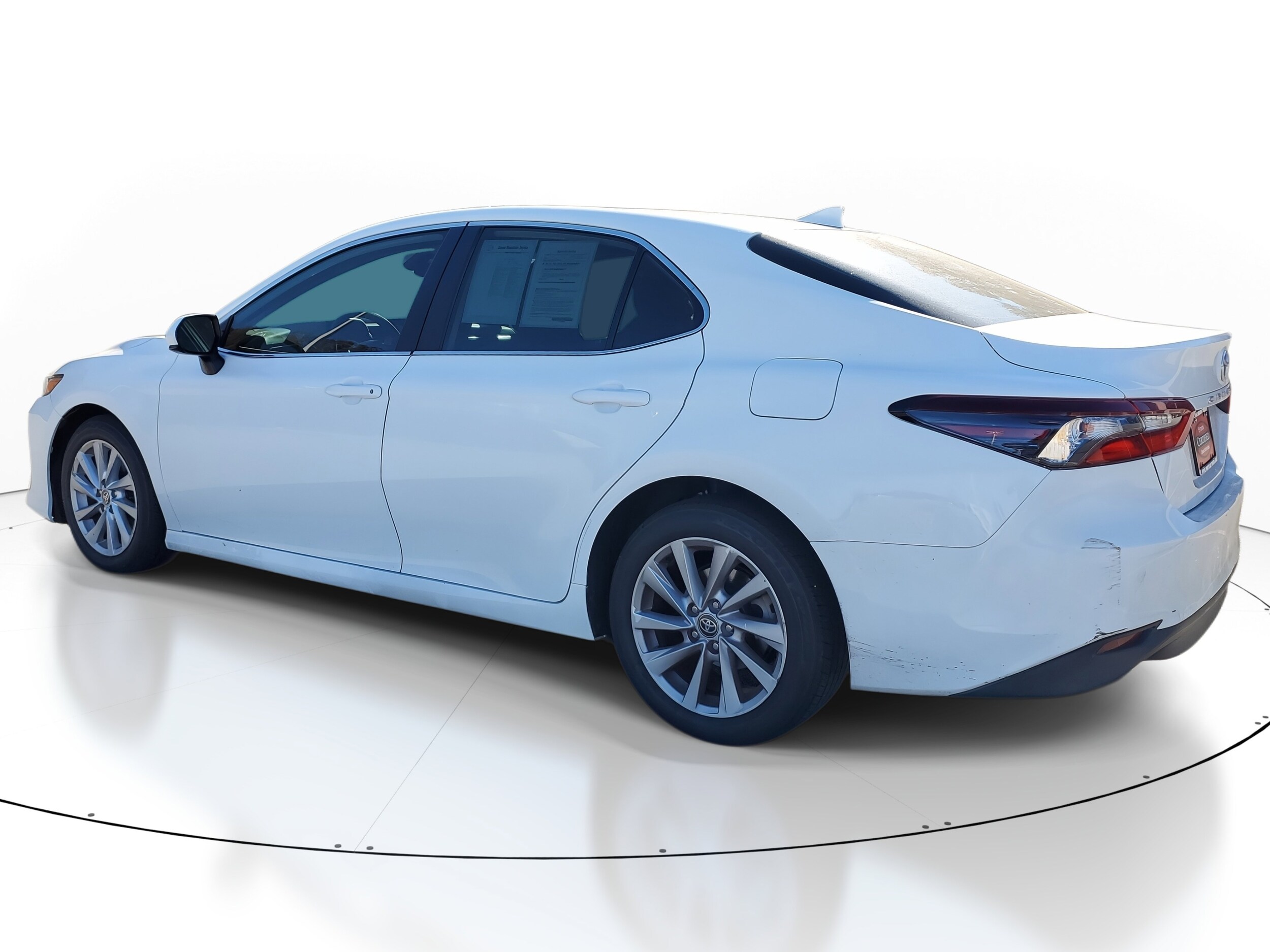 2023 Toyota Camry LE photo 4