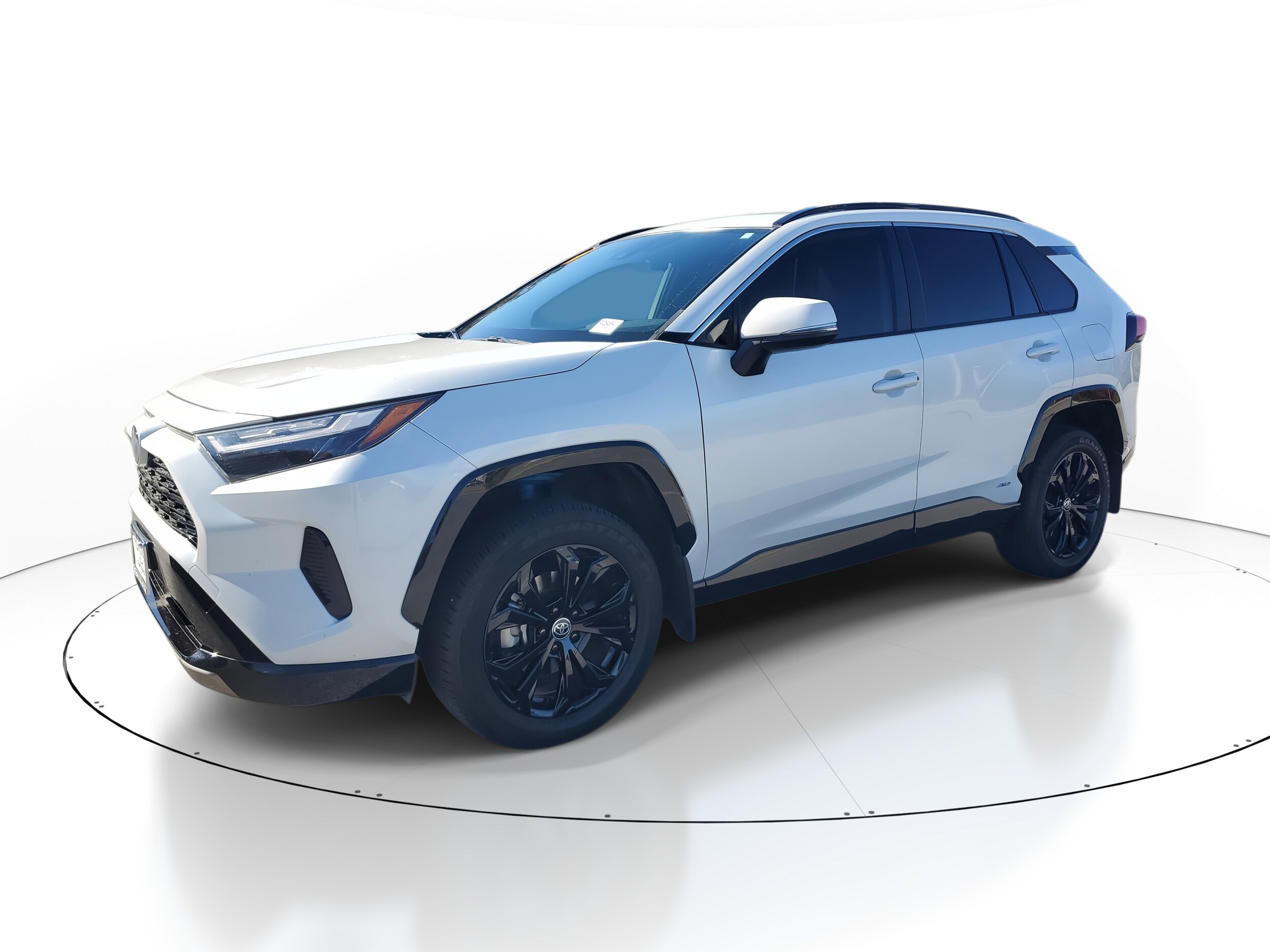 2024 Toyota RAV4 Hybrid SE photo 2