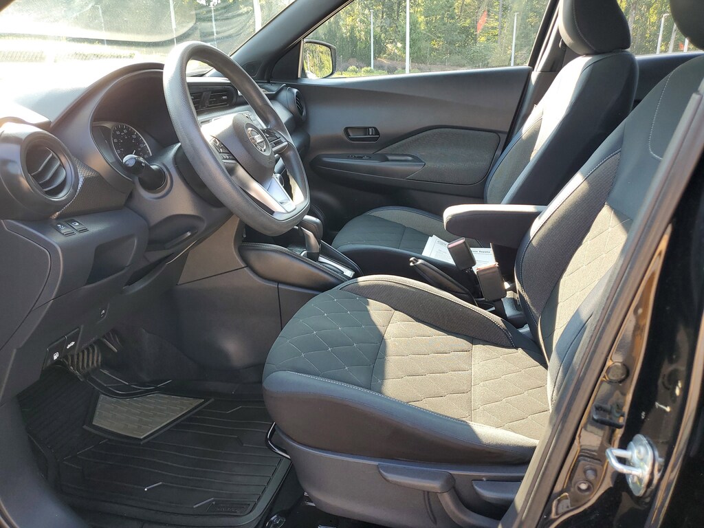 2018 Nissan Kicks S photo 14