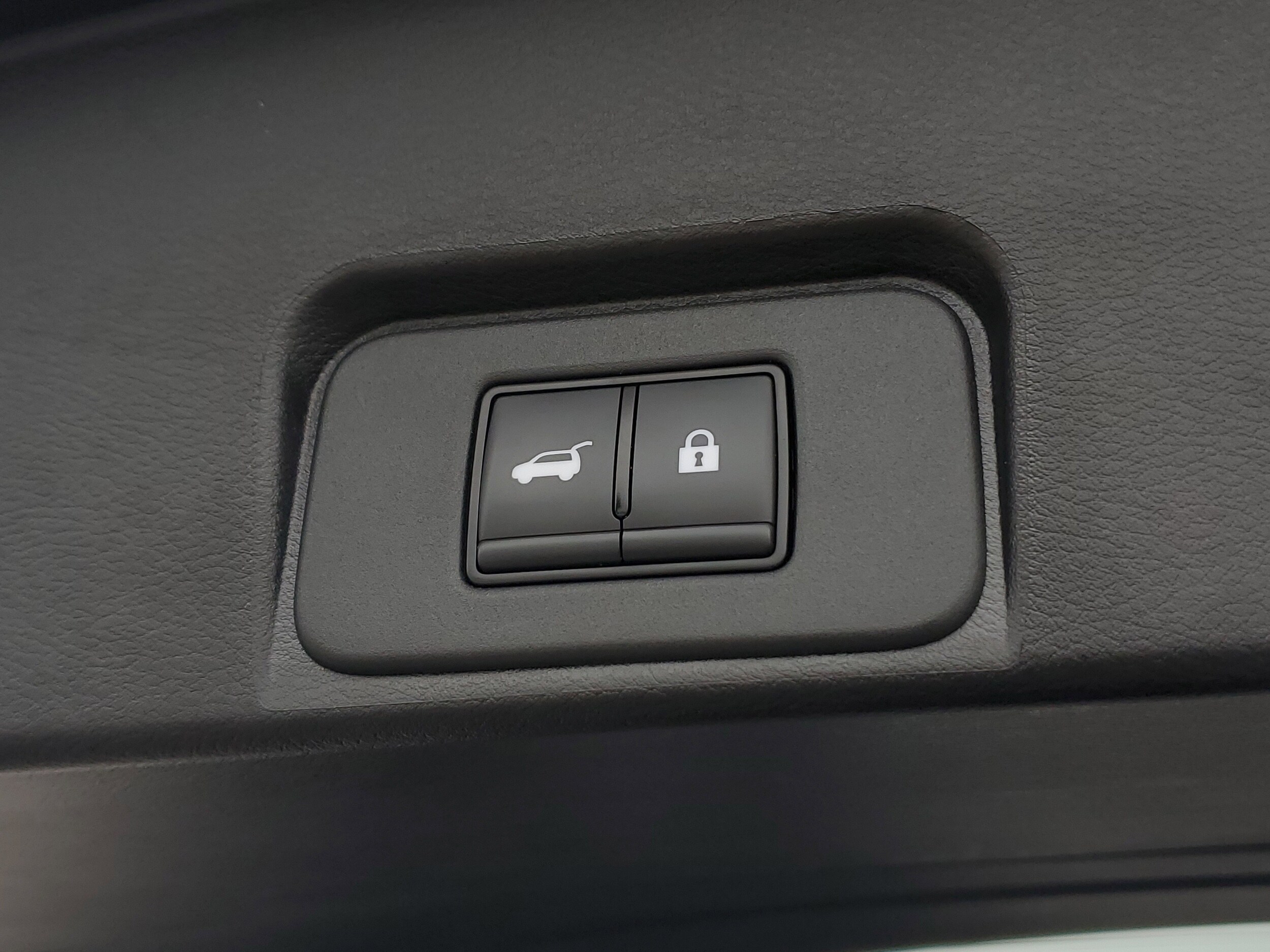 2025 Nissan Rogue SV - Photo 8