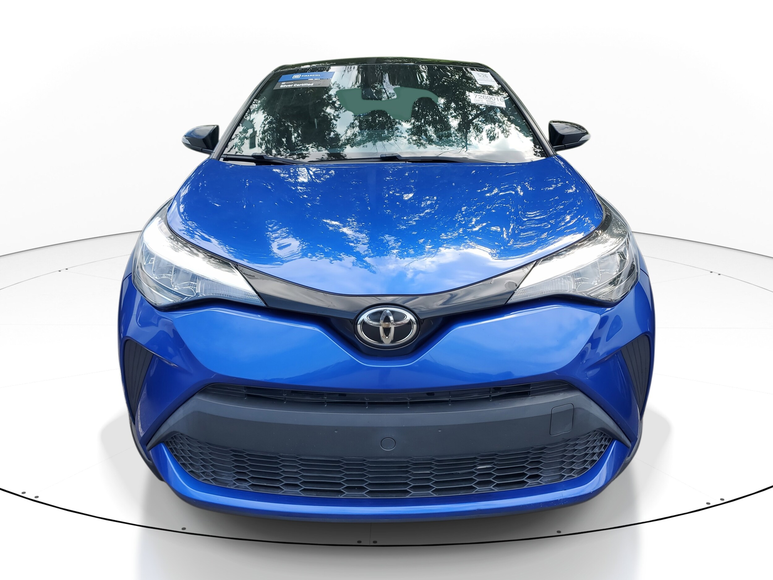 2020 Toyota C-HR XLE photo 2