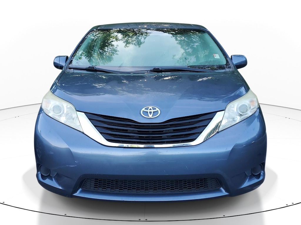 Used 2014 Toyota Sienna LE Van