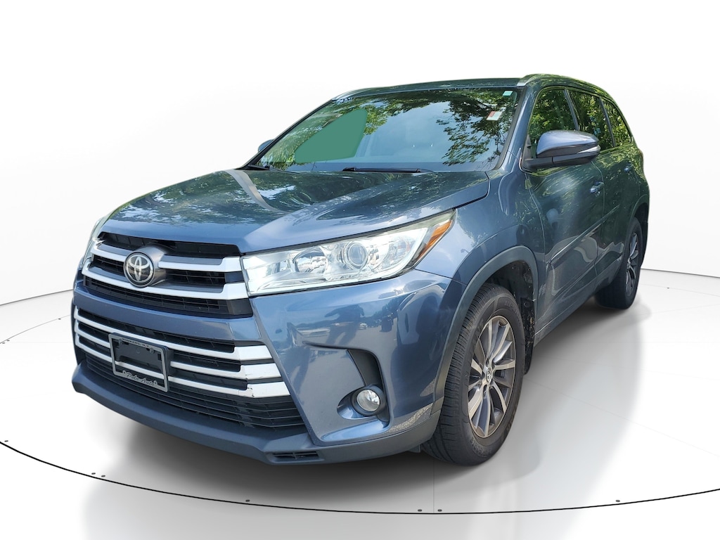Used 2017 Toyota Highlander XLE V6 SUV