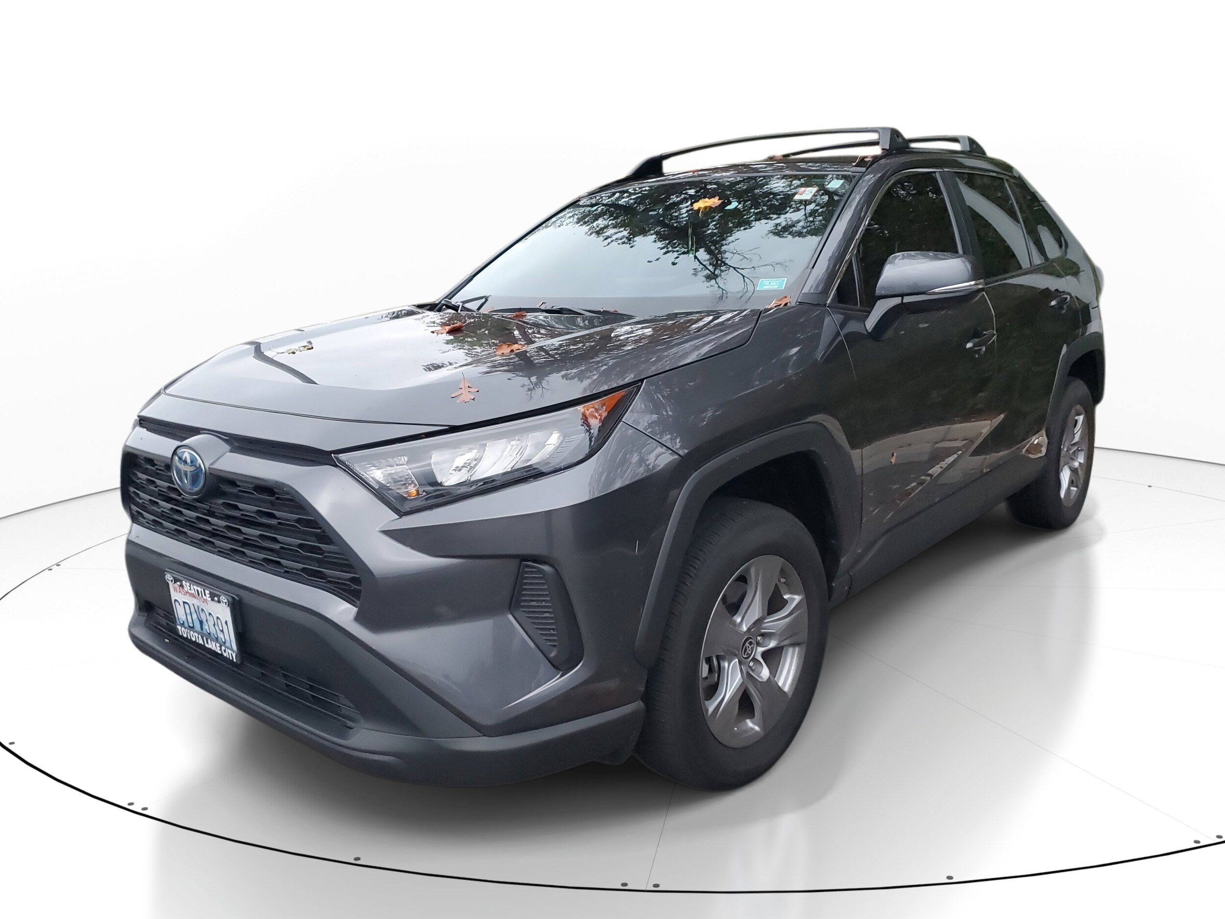 2022 Toyota RAV4 Hybrid LE photo 2