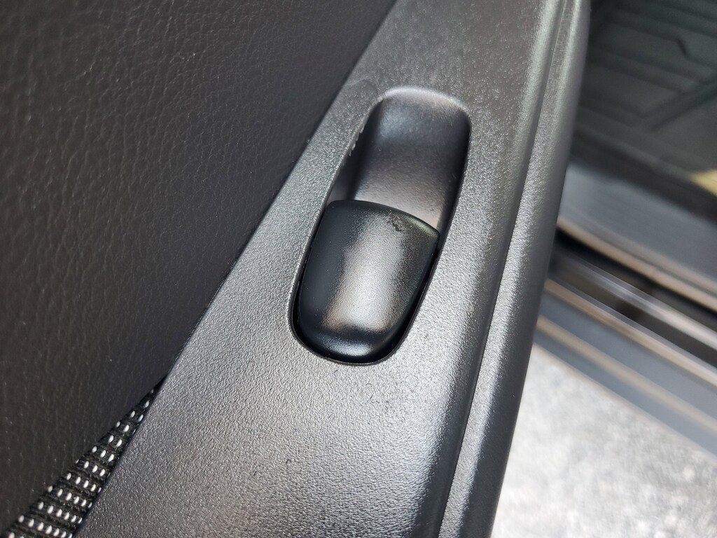2018 Nissan Kicks S photo 11