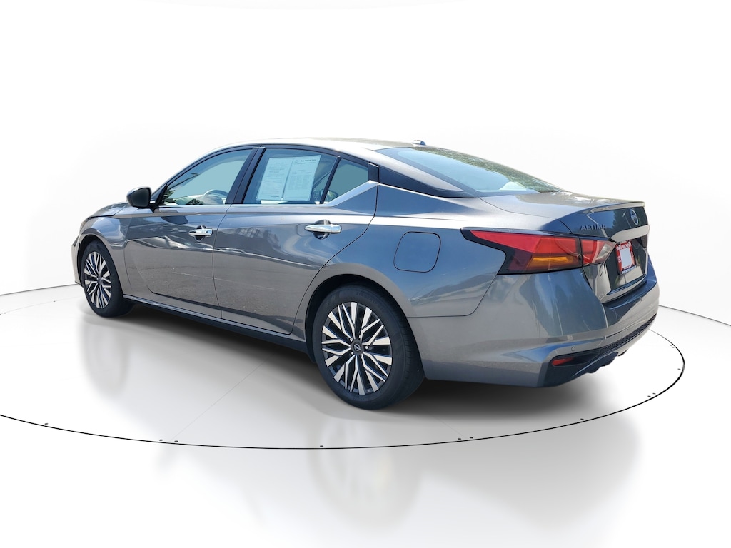 Used 2024 Nissan Altima 2.5 SV Sedan