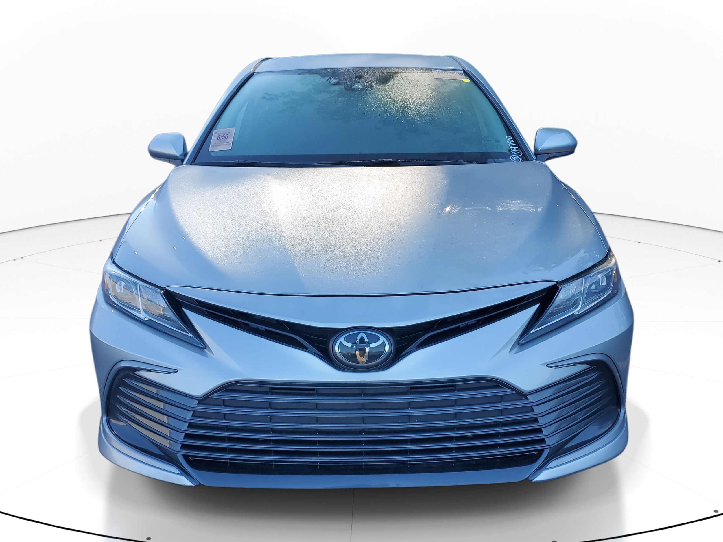 2022 Toyota Camry LE photo 2