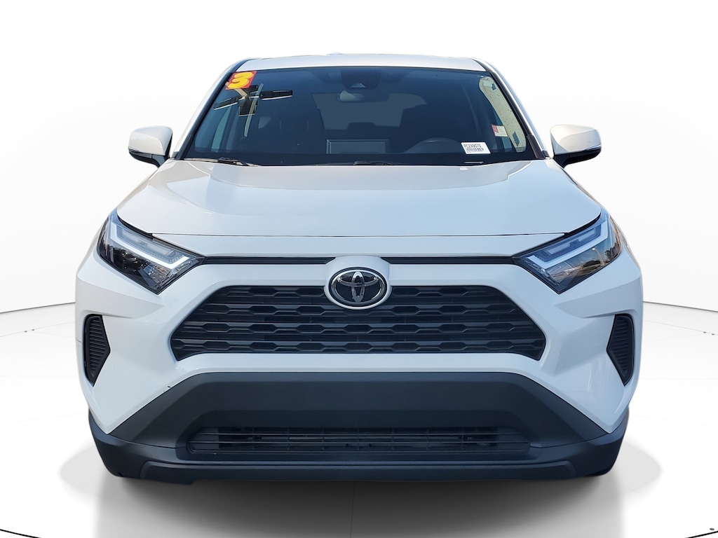 2023 Toyota RAV4 LE photo 2