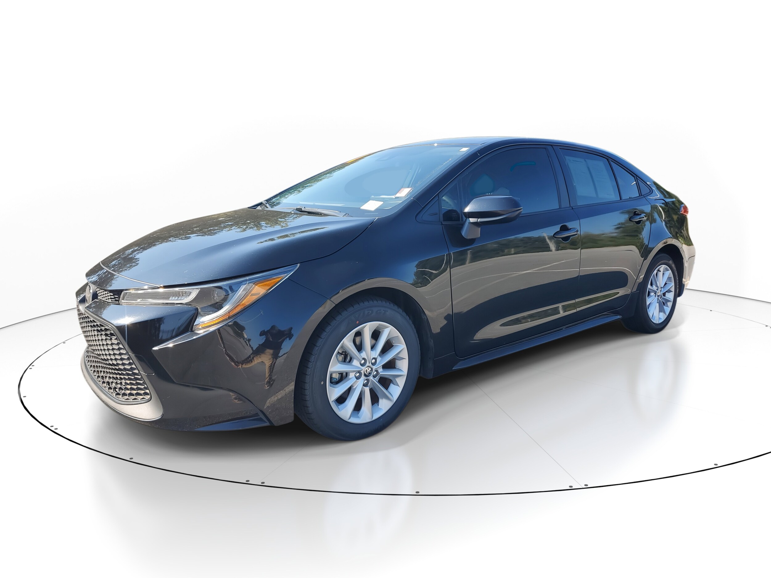 2022 Toyota Corolla LE photo 3