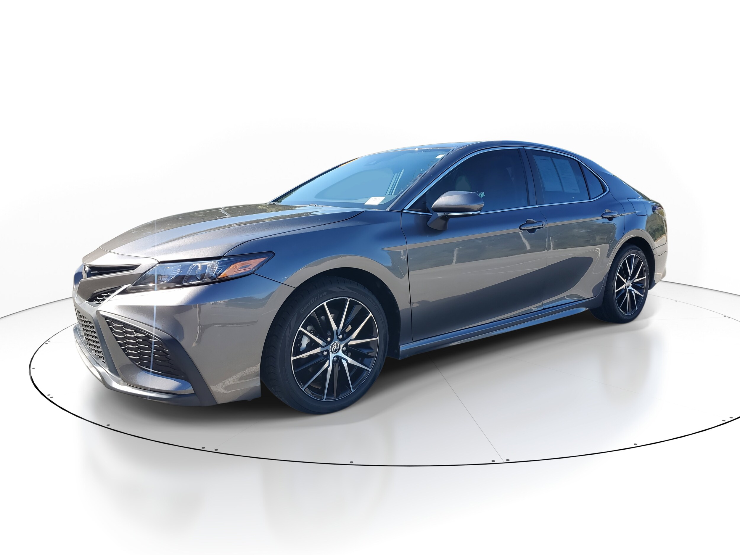 2023 Toyota Camry SE photo 3