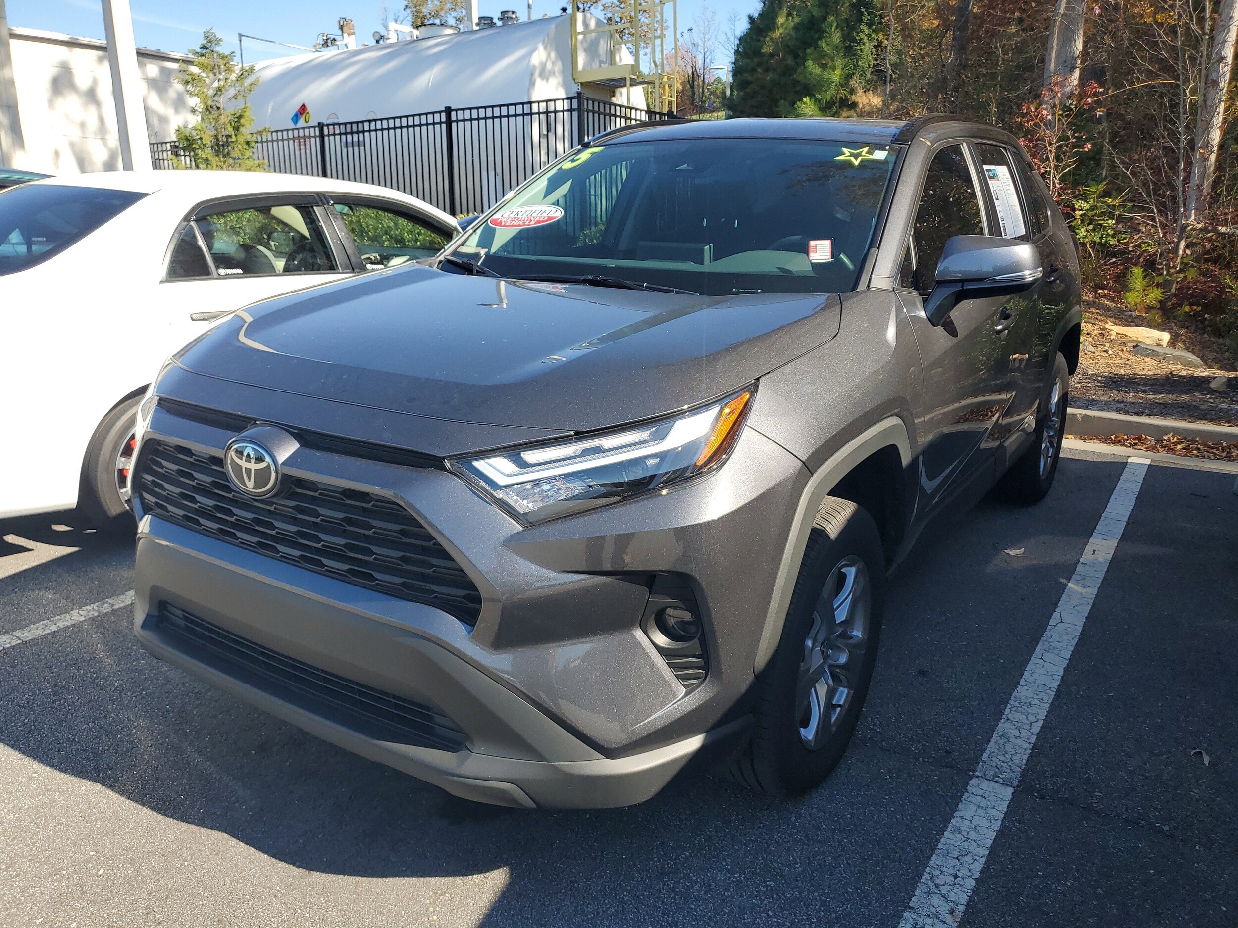 2025 Toyota RAV4 Hybrid XLE photo 3