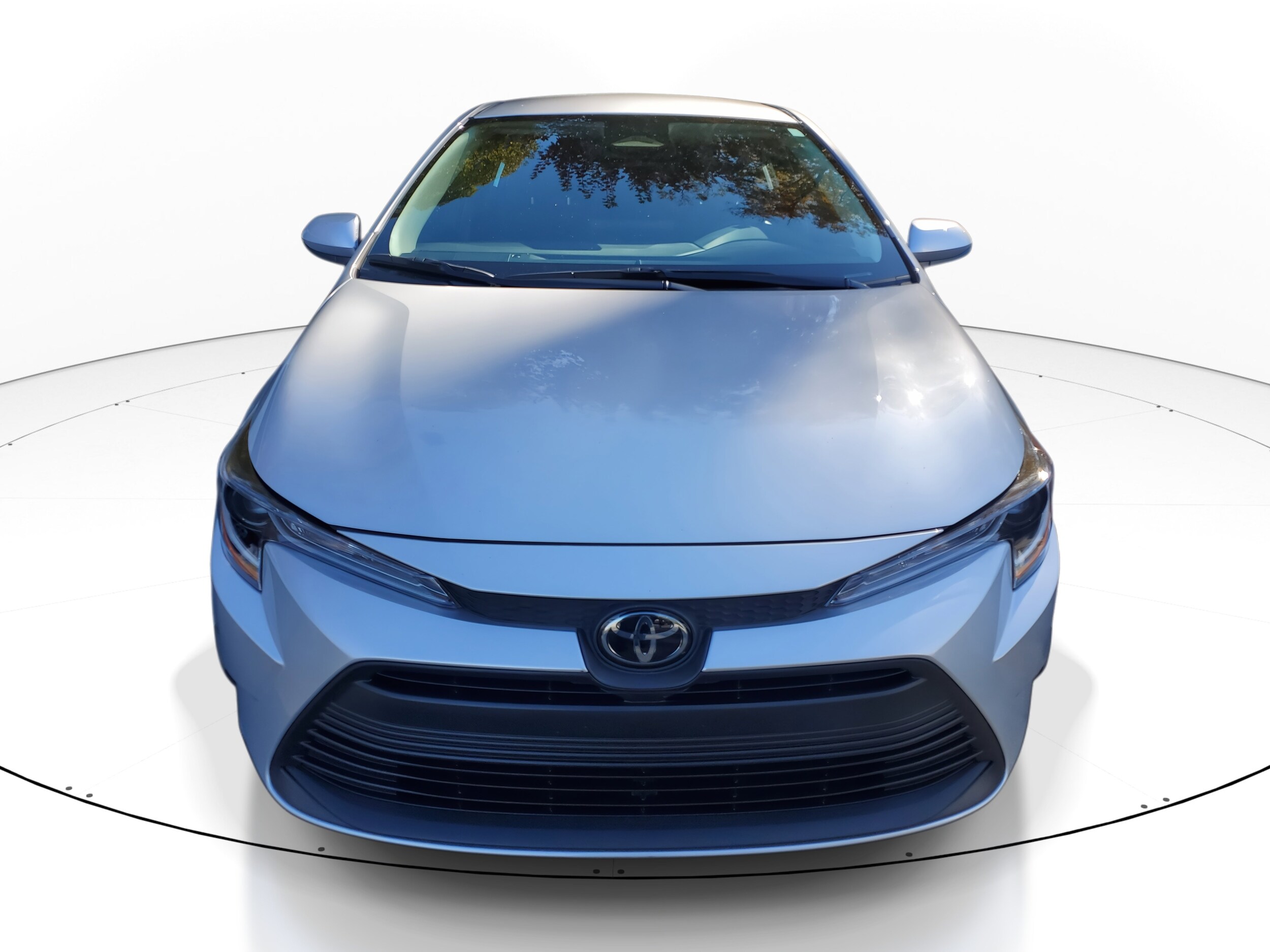 2025 Toyota Corolla LE photo 2
