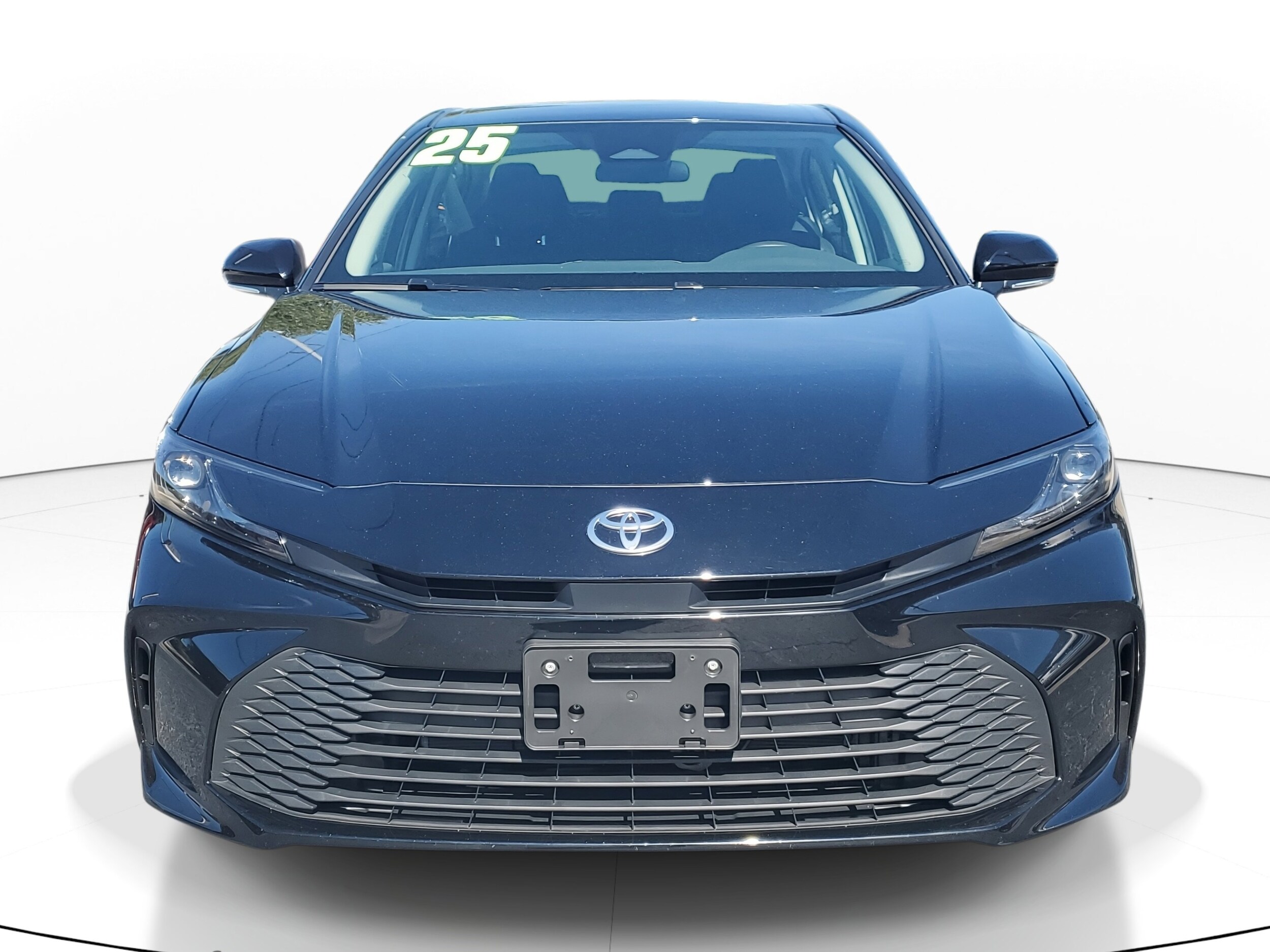 2025 Toyota Camry LE photo 2