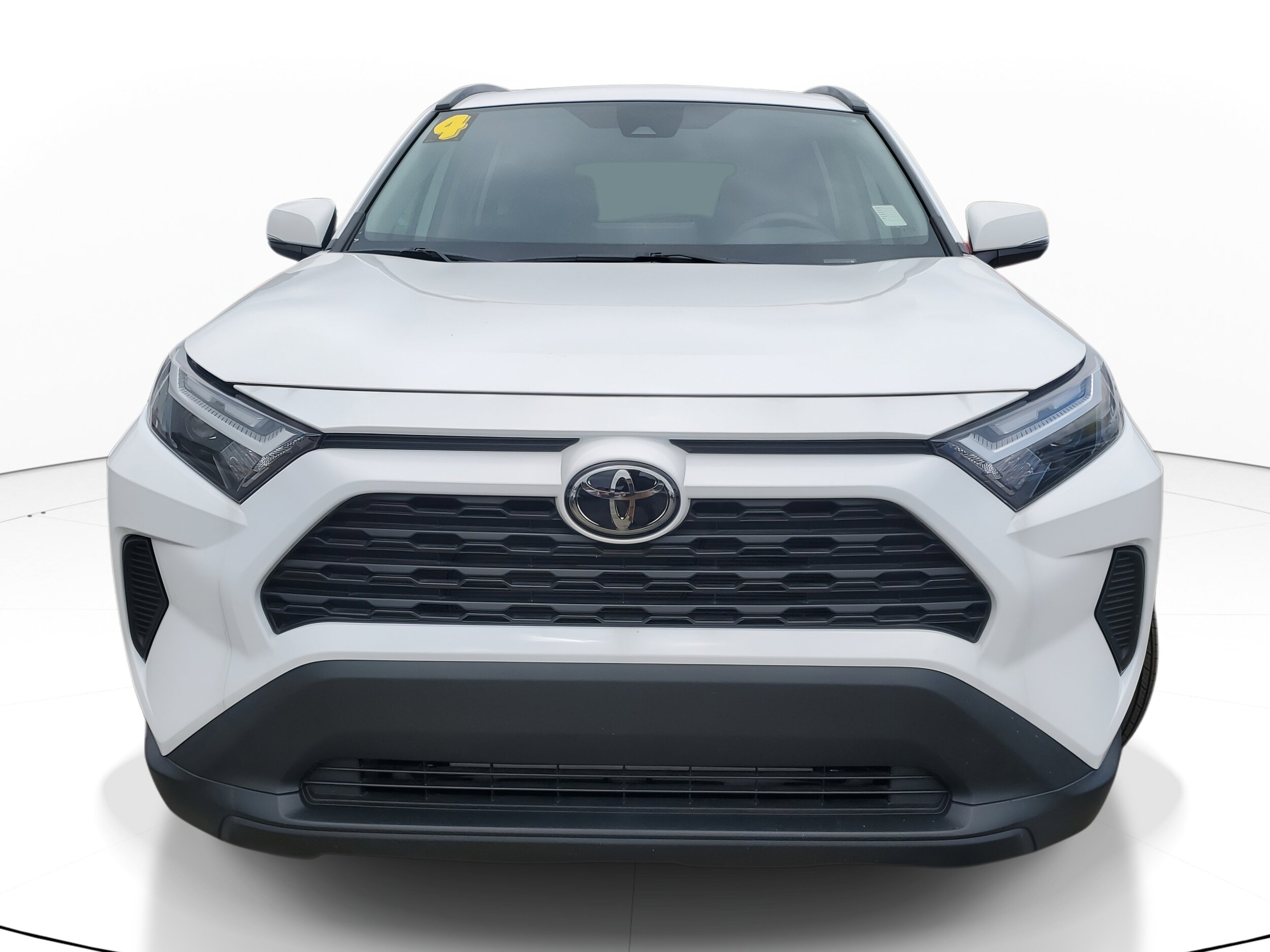 2024 Toyota RAV4 XLE photo 2