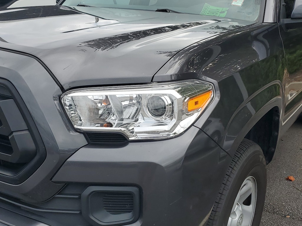 2022 Toyota Tacoma SR photo 4